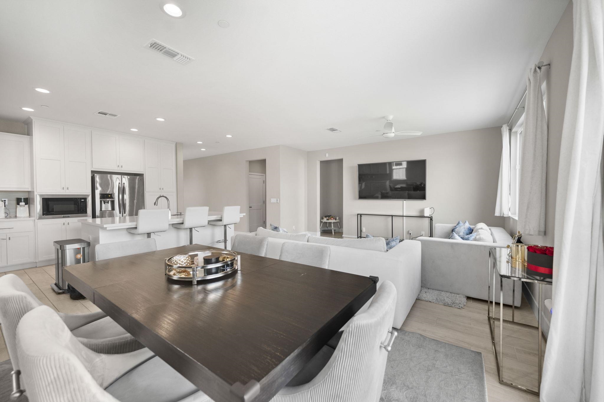 Detail Gallery Image 14 of 40 For 1605 Radiance Ln, Modesto,  CA 95356 - 4 Beds | 2/1 Baths