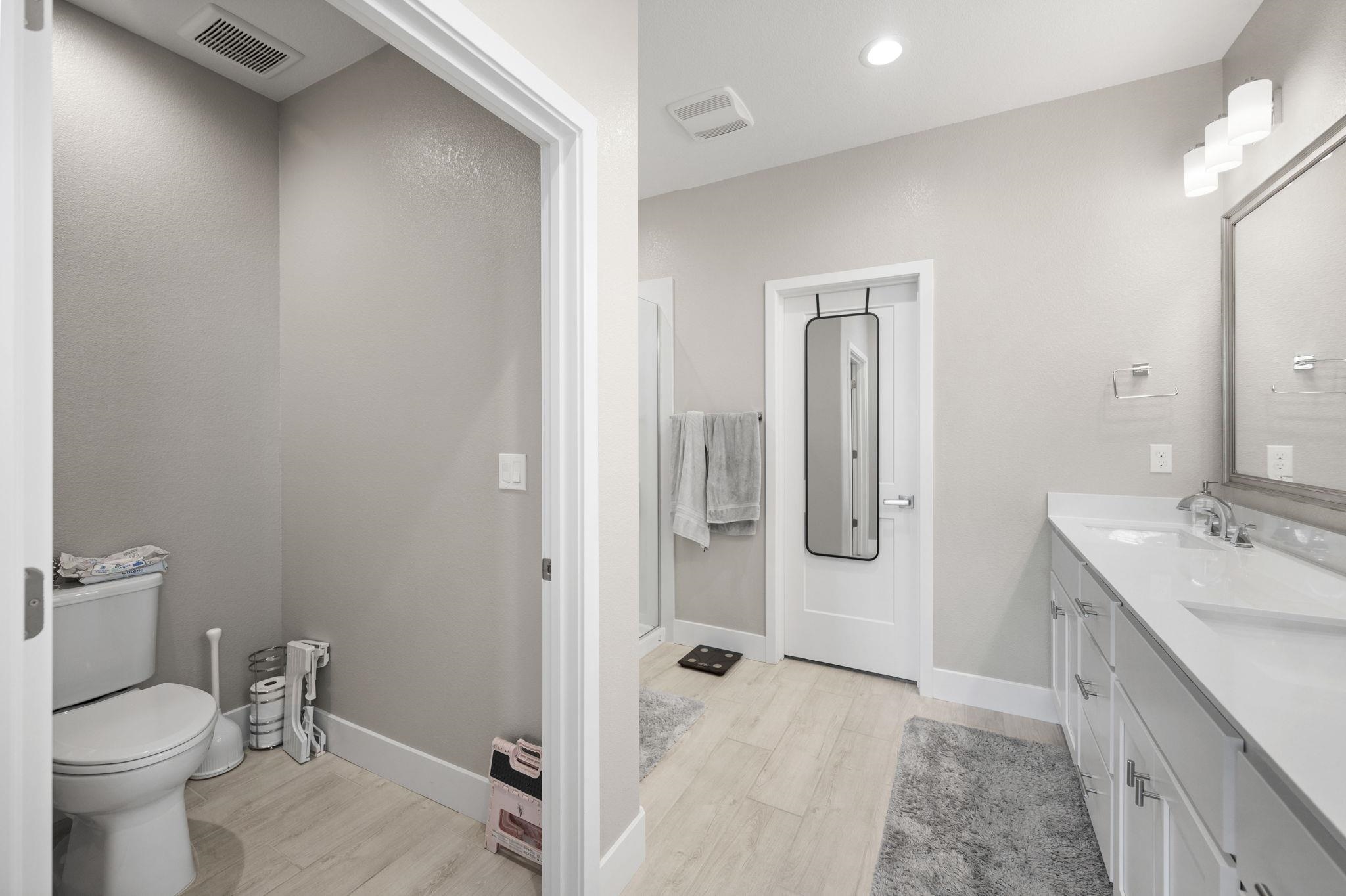 Detail Gallery Image 23 of 40 For 1605 Radiance Ln, Modesto,  CA 95356 - 4 Beds | 2/1 Baths