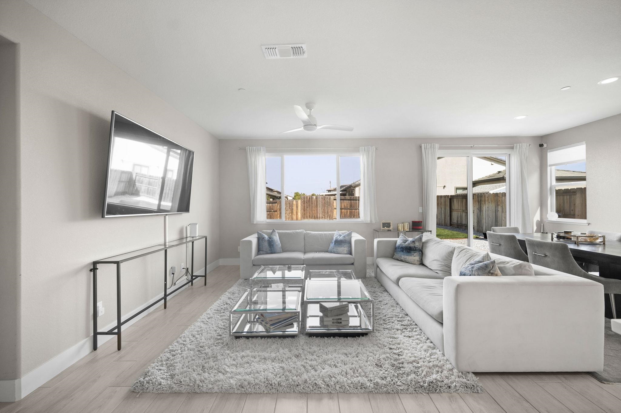 Detail Gallery Image 4 of 40 For 1605 Radiance Ln, Modesto,  CA 95356 - 4 Beds | 2/1 Baths