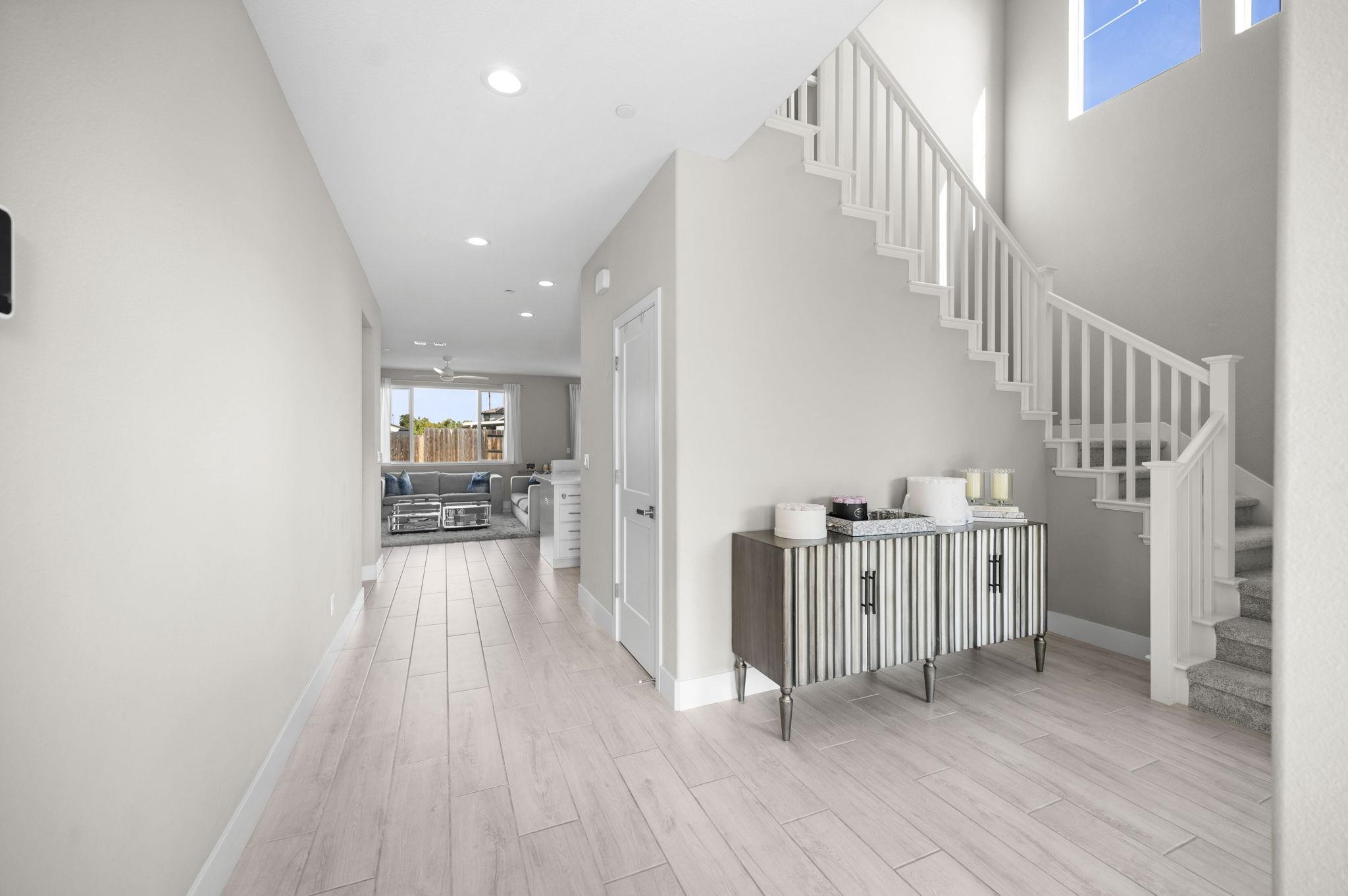 Detail Gallery Image 9 of 40 For 1605 Radiance Ln, Modesto,  CA 95356 - 4 Beds | 2/1 Baths