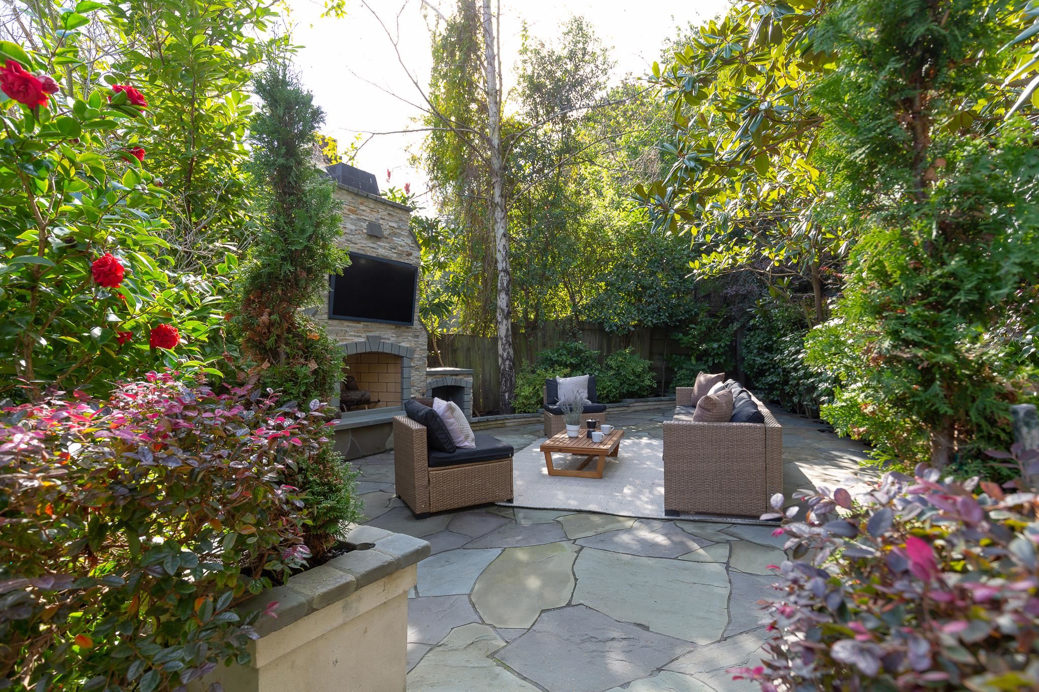 Detail Gallery Image 21 of 60 For 165 Cross Rd, Oakland,  CA 94618 - 4 Beds | 3 Baths