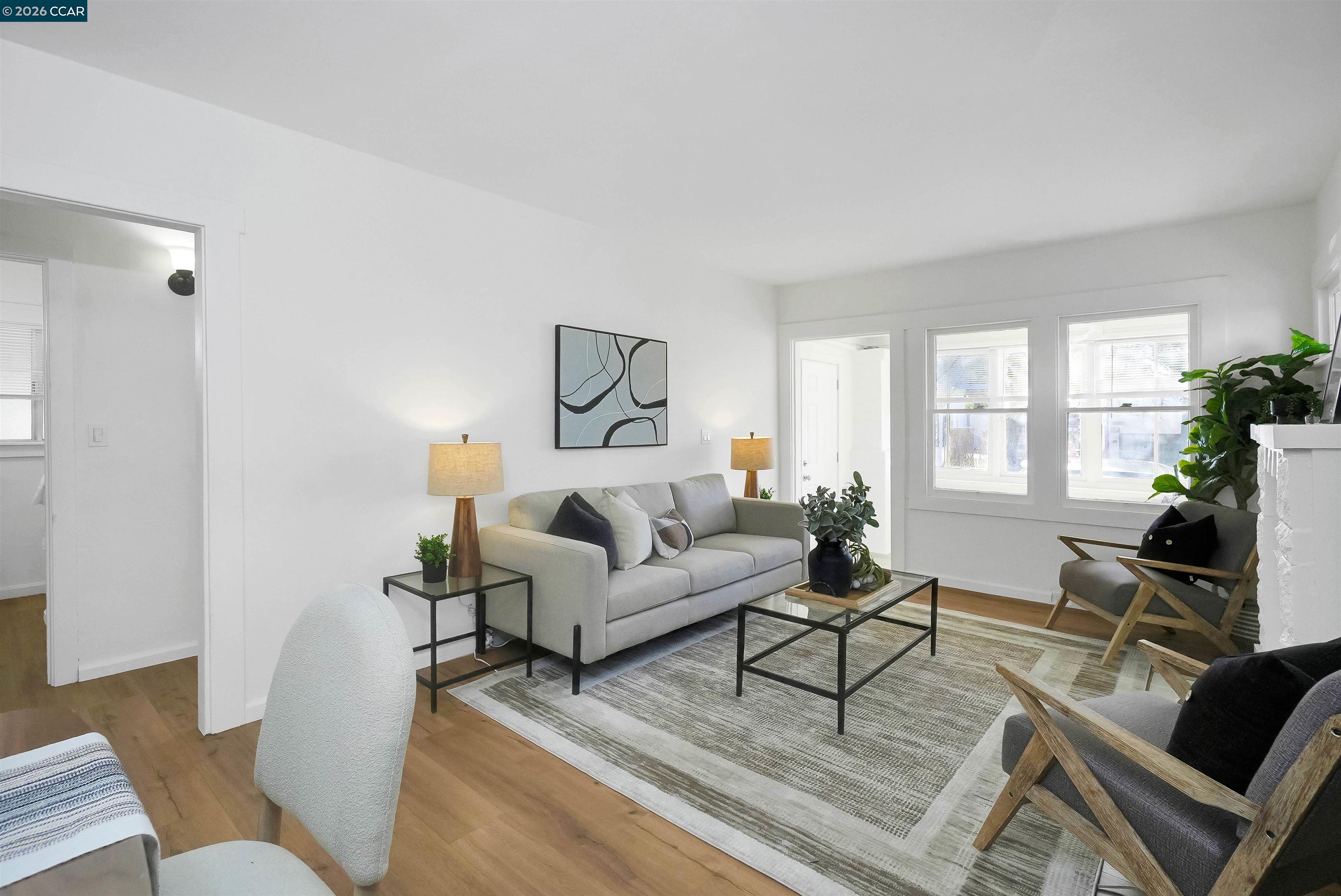 Detail Gallery Image 14 of 48 For 2596 Macarthur Blvd, Oakland,  CA 94602 - 2 Beds | 1 Baths