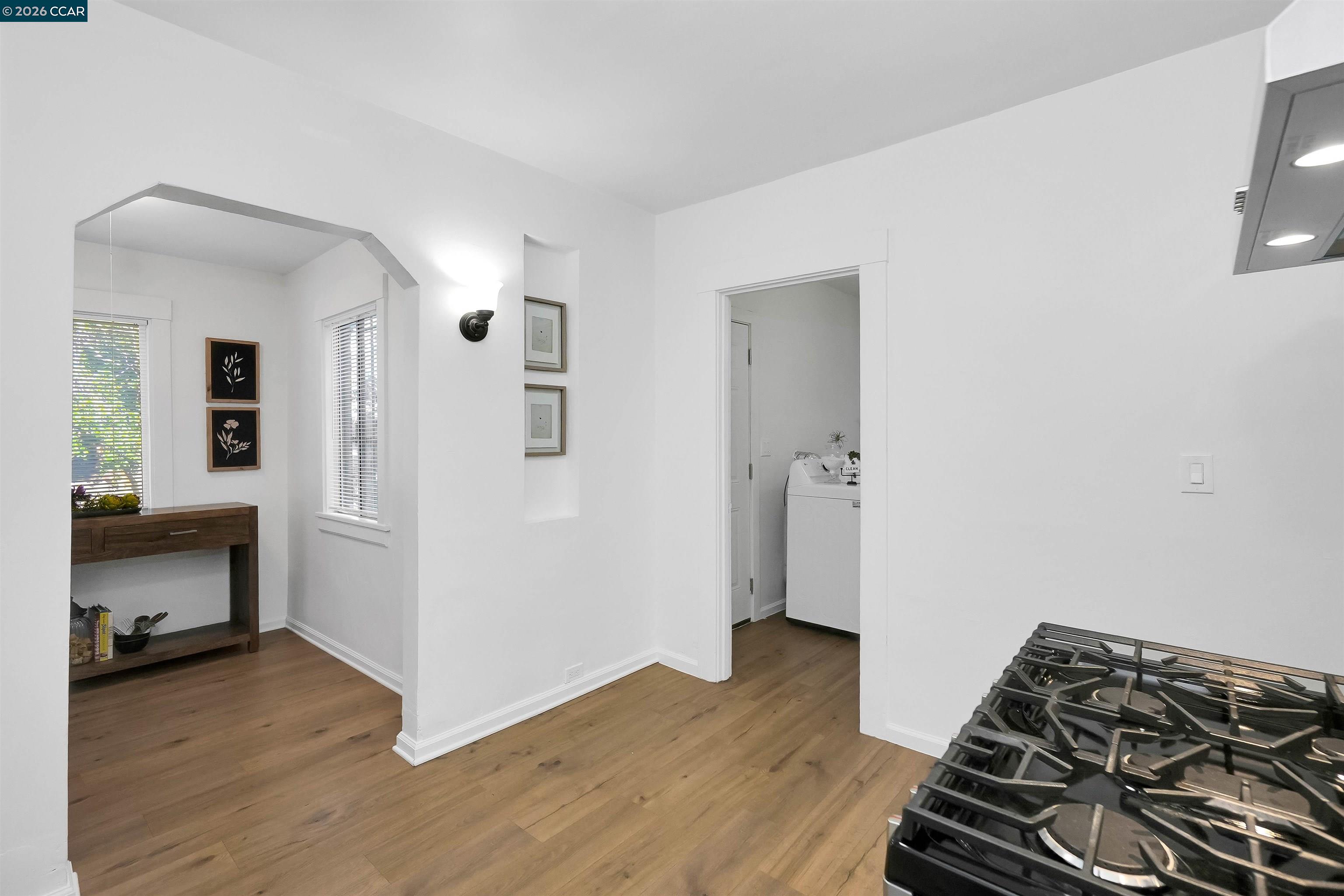 Detail Gallery Image 22 of 48 For 2596 Macarthur Blvd, Oakland,  CA 94602 - 2 Beds | 1 Baths