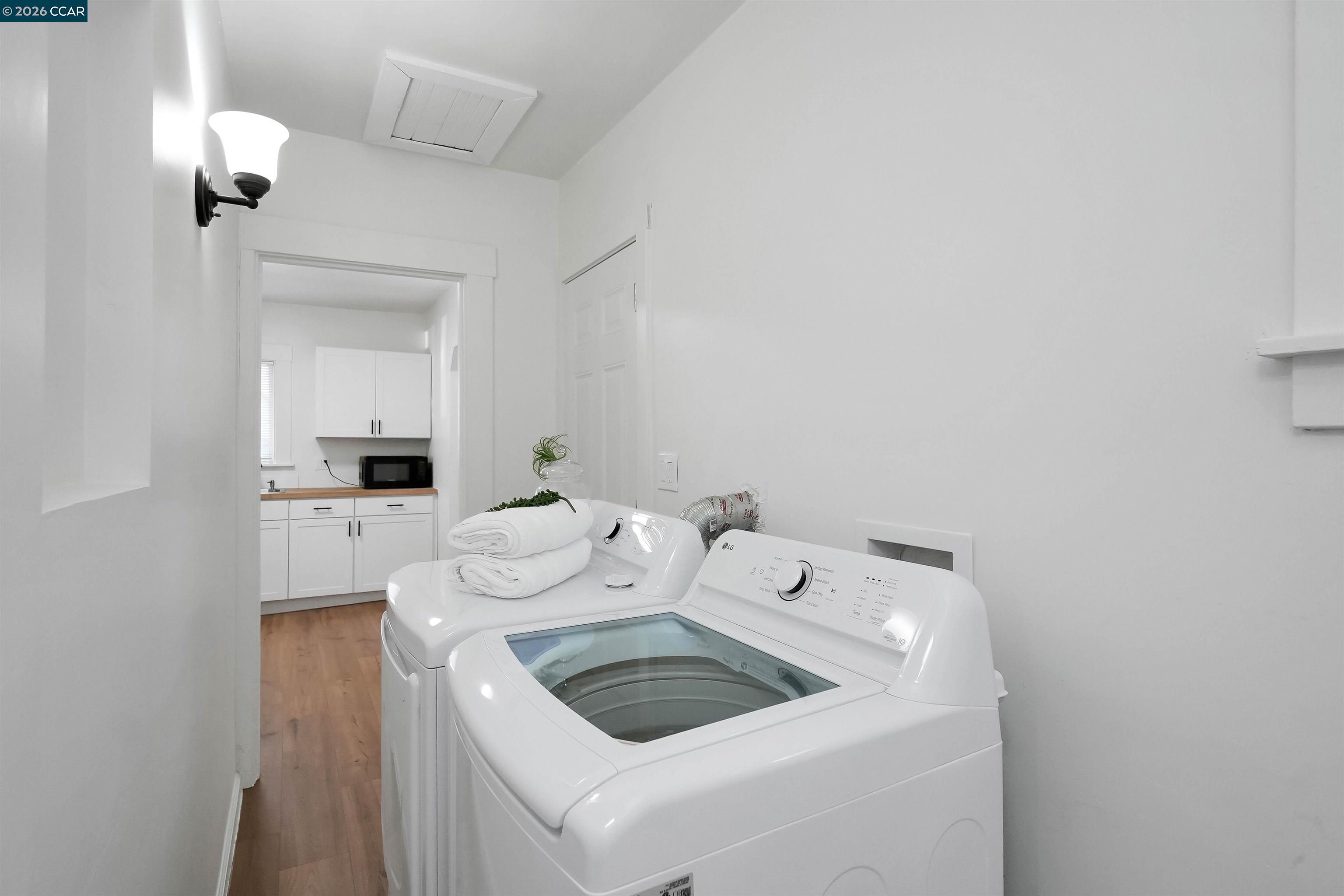 Detail Gallery Image 26 of 48 For 2596 Macarthur Blvd, Oakland,  CA 94602 - 2 Beds | 1 Baths