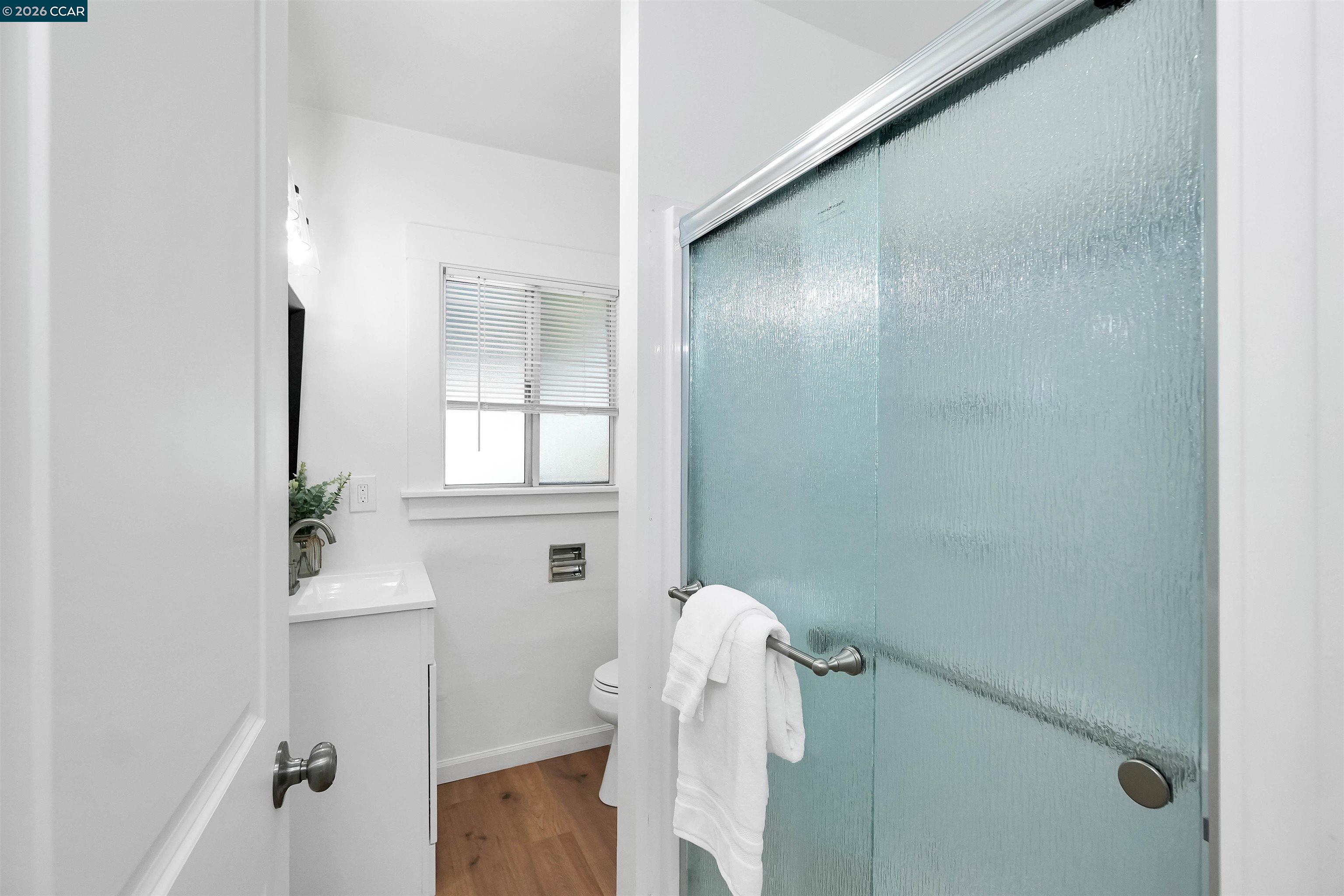 Detail Gallery Image 27 of 45 For 2596 Macarthur Blvd, Oakland,  CA 94602 - 2 Beds | 1 Baths