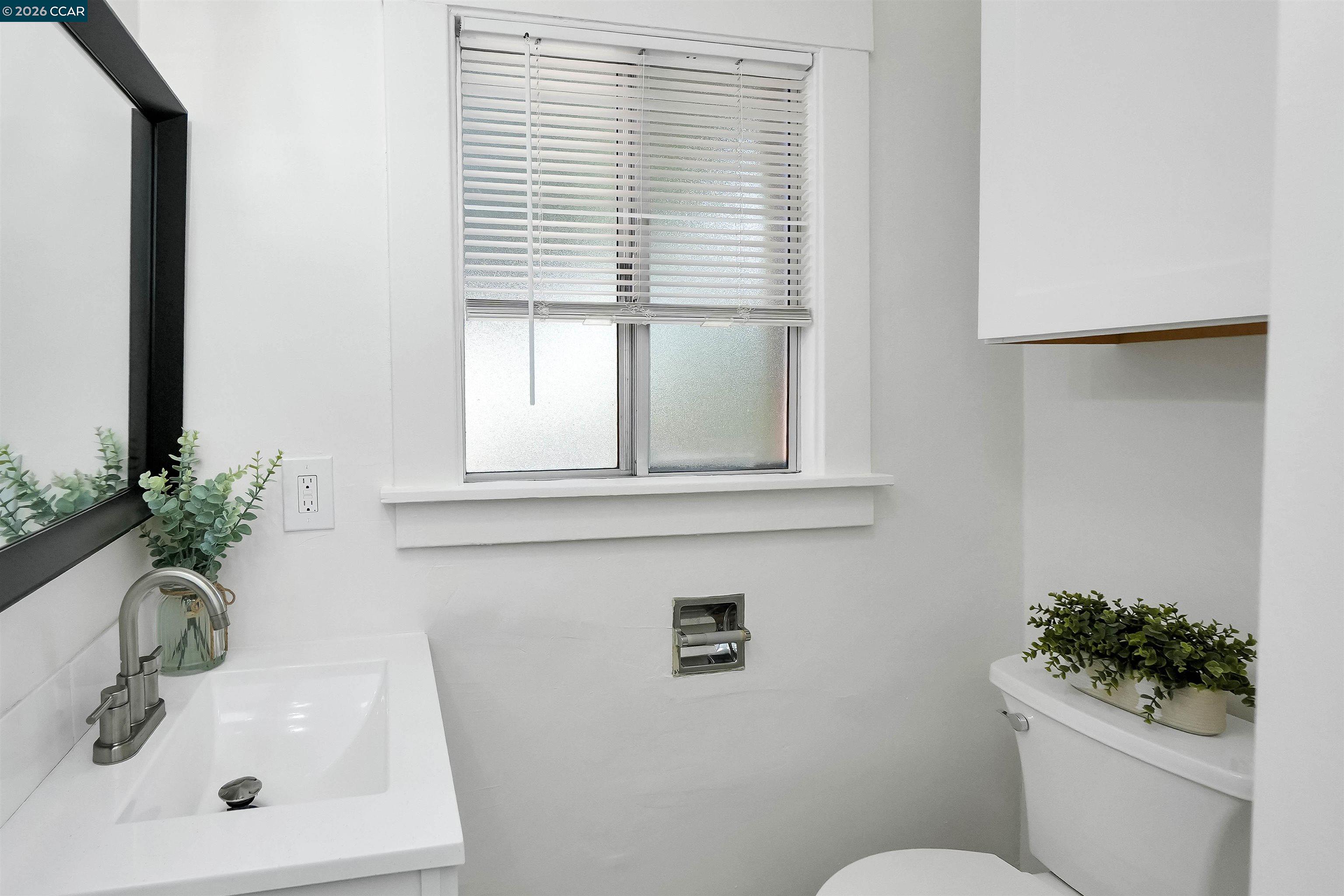 Detail Gallery Image 31 of 48 For 2596 Macarthur Blvd, Oakland,  CA 94602 - 2 Beds | 1 Baths