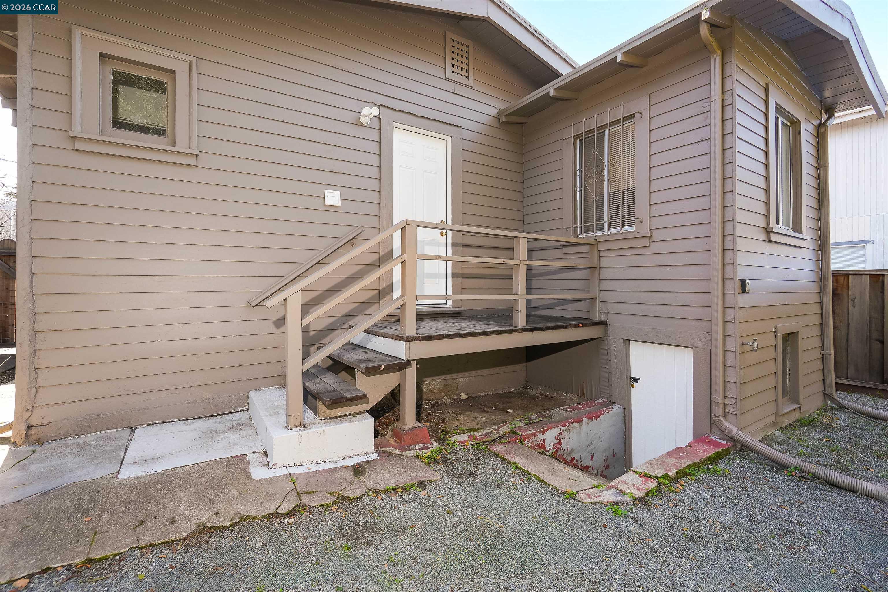 Detail Gallery Image 37 of 48 For 2596 Macarthur Blvd, Oakland,  CA 94602 - 2 Beds | 1 Baths