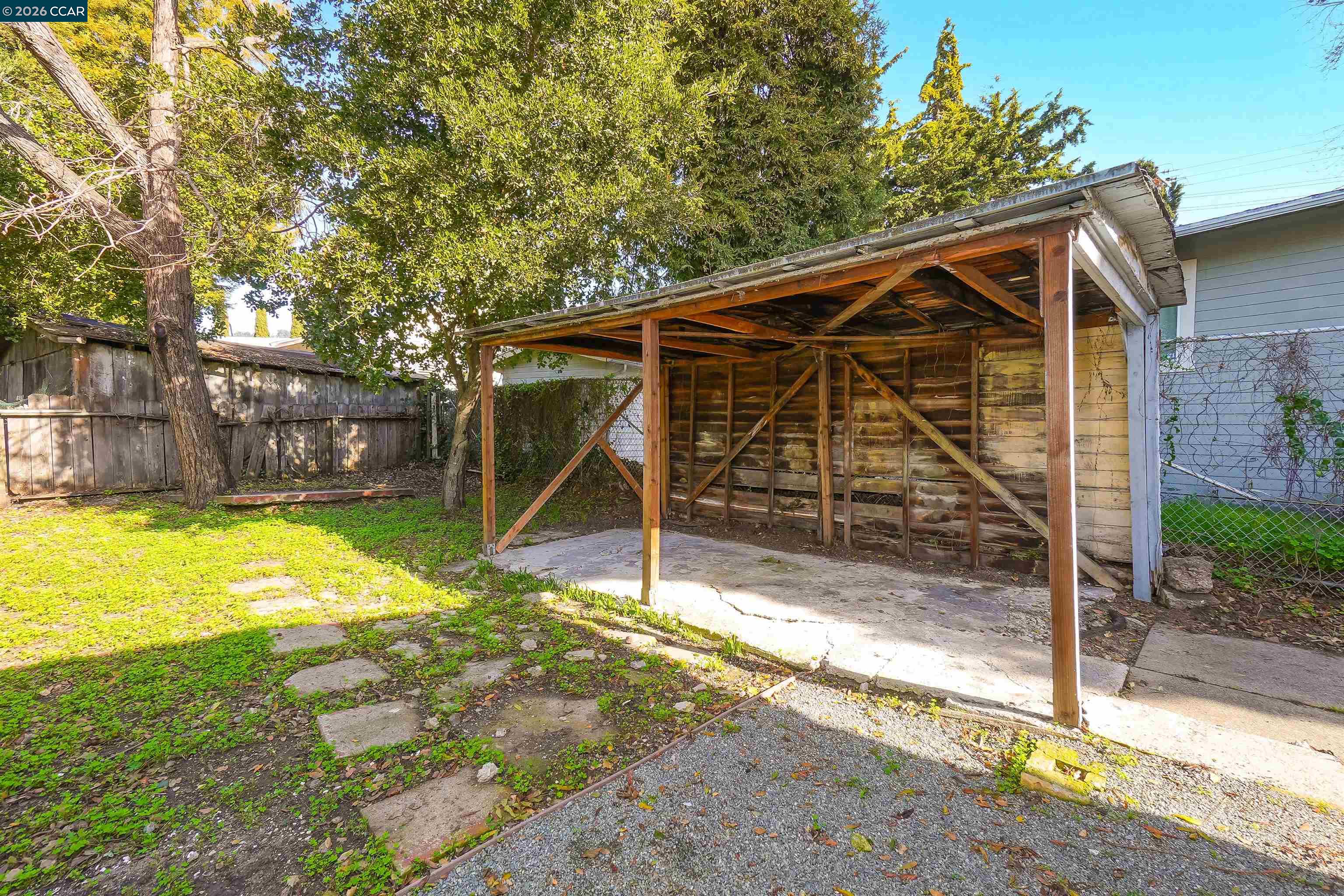 Detail Gallery Image 38 of 45 For 2596 Macarthur Blvd, Oakland,  CA 94602 - 2 Beds | 1 Baths