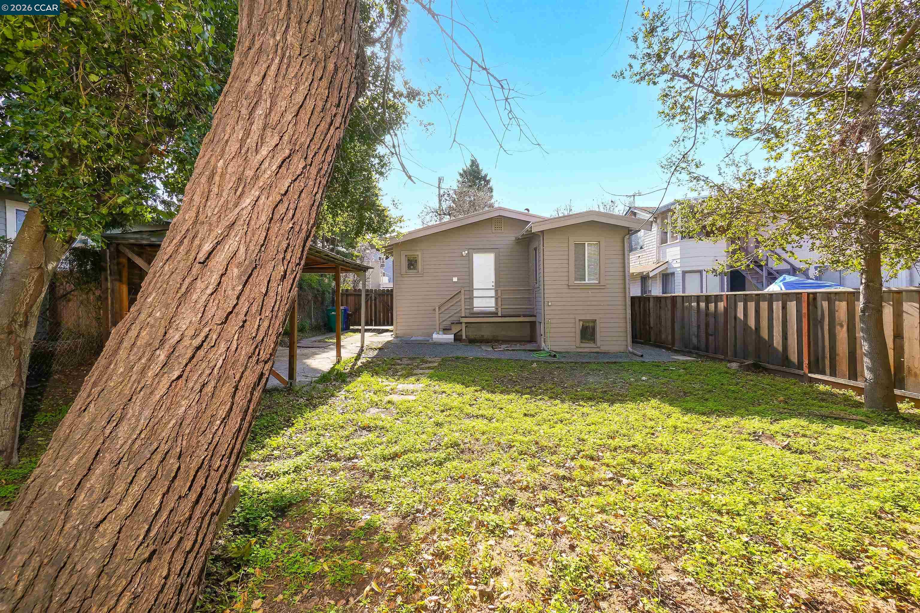 Detail Gallery Image 46 of 48 For 2596 Macarthur Blvd, Oakland,  CA 94602 - 2 Beds | 1 Baths