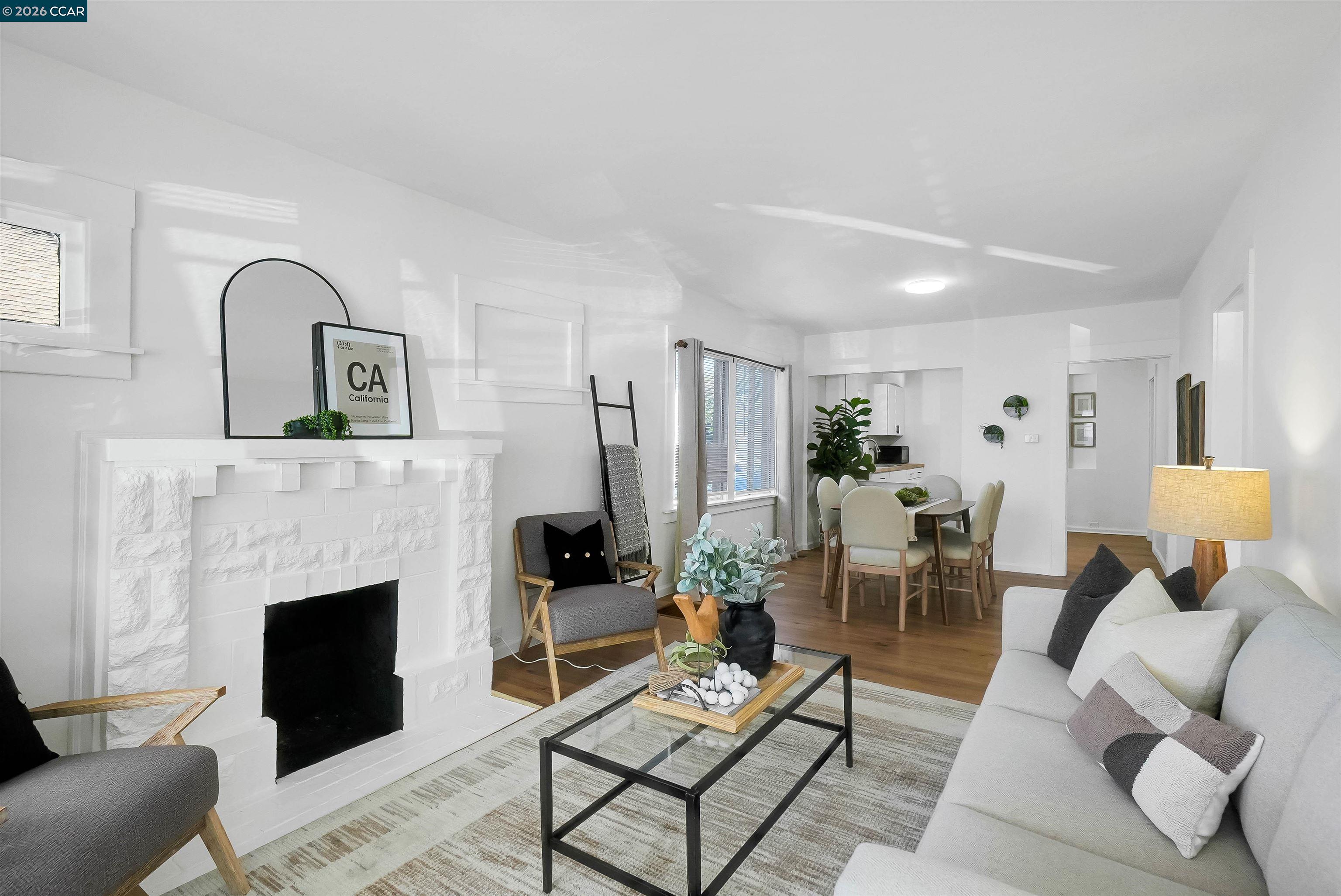 Detail Gallery Image 7 of 45 For 2596 Macarthur Blvd, Oakland,  CA 94602 - 2 Beds | 1 Baths