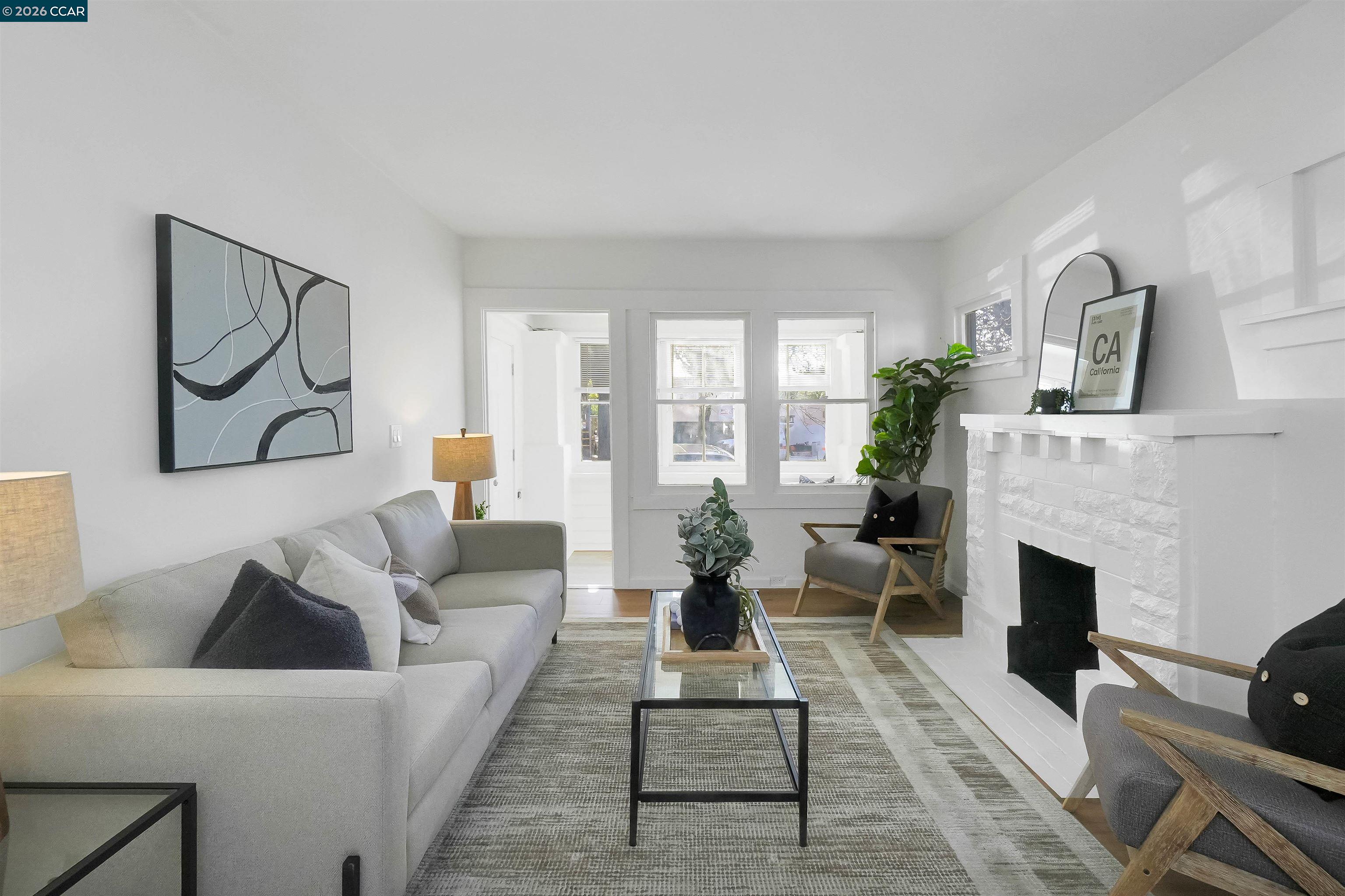 Detail Gallery Image 9 of 45 For 2596 Macarthur Blvd, Oakland,  CA 94602 - 2 Beds | 1 Baths