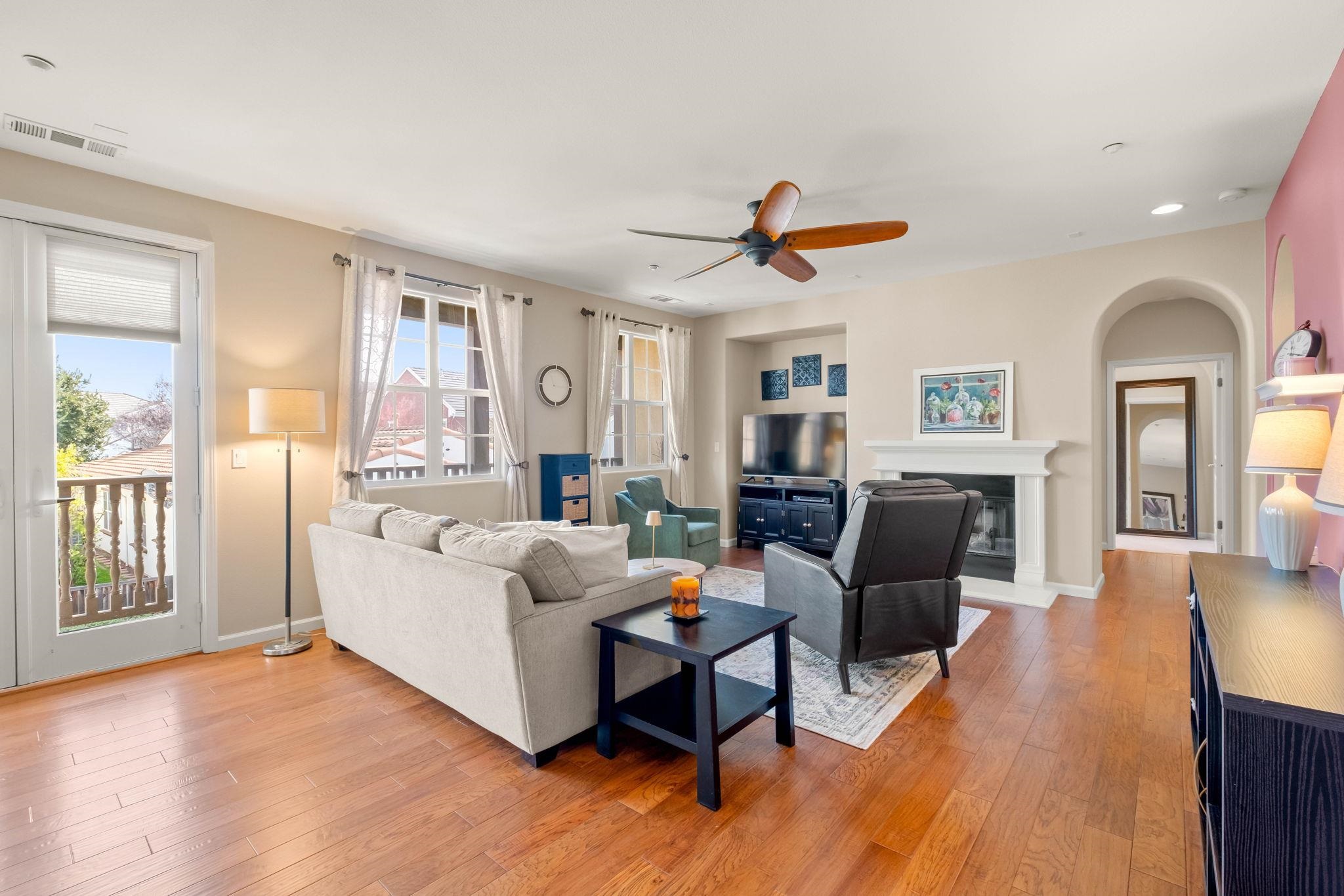 Detail Gallery Image 8 of 22 For 7742 Stoneleaf Rd, San Ramon,  CA 94582 - 2 Beds | 2/1 Baths