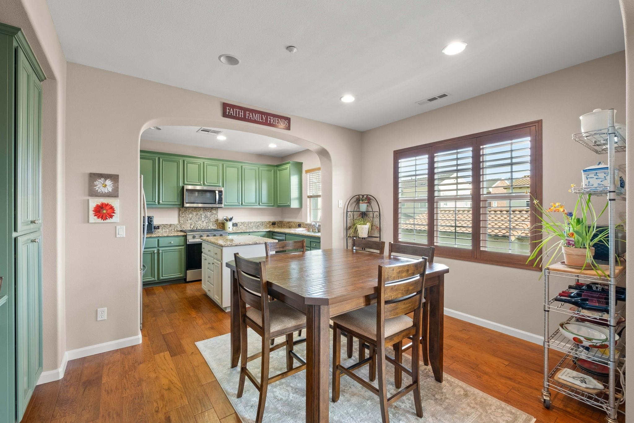 Detail Gallery Image 9 of 22 For 7742 Stoneleaf Rd, San Ramon,  CA 94582 - 2 Beds | 2/1 Baths