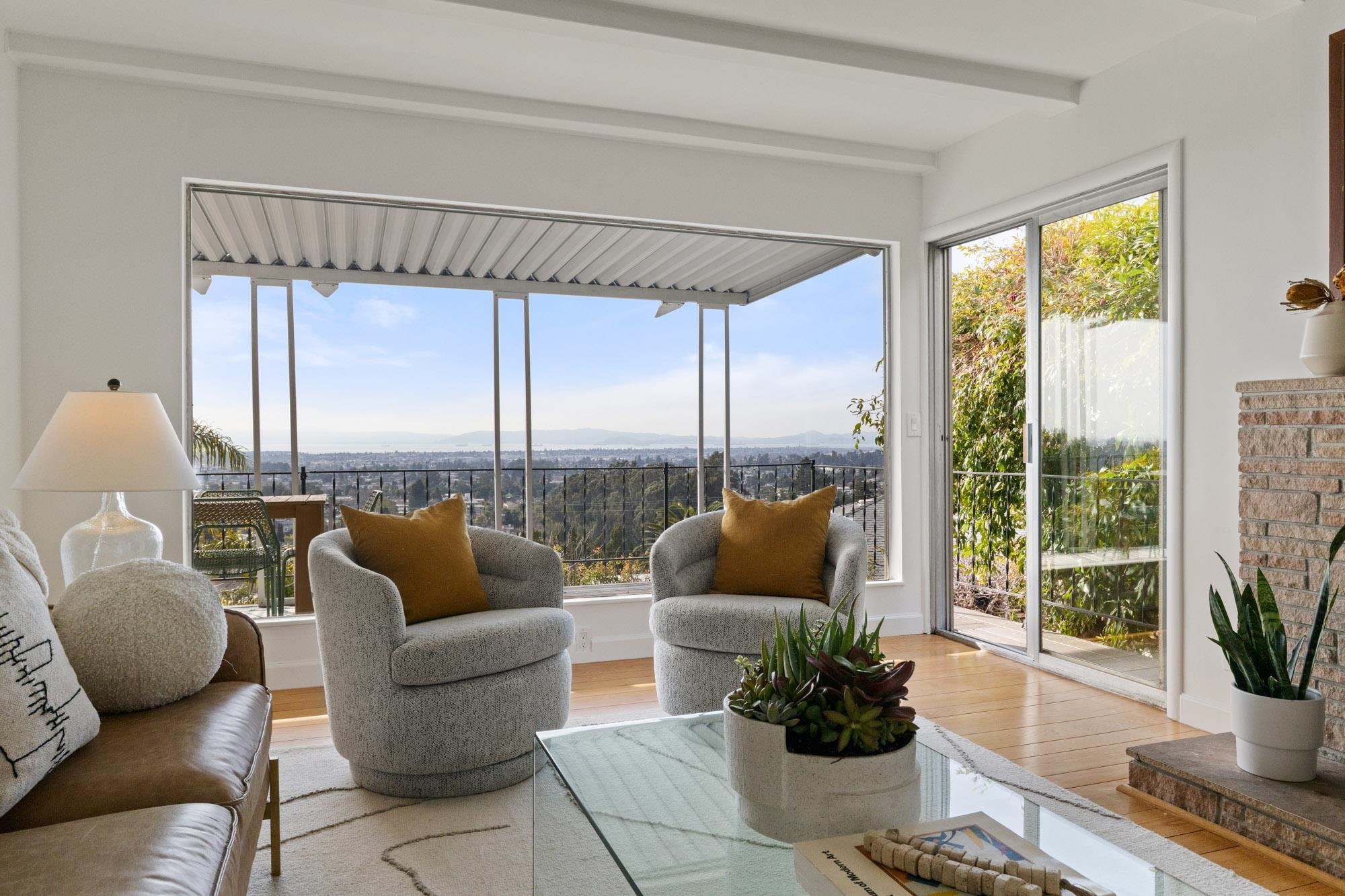 Detail Gallery Image 7 of 59 For 3363 Kiwanis St, Oakland,  CA 94602 - 2 Beds | 1 Baths