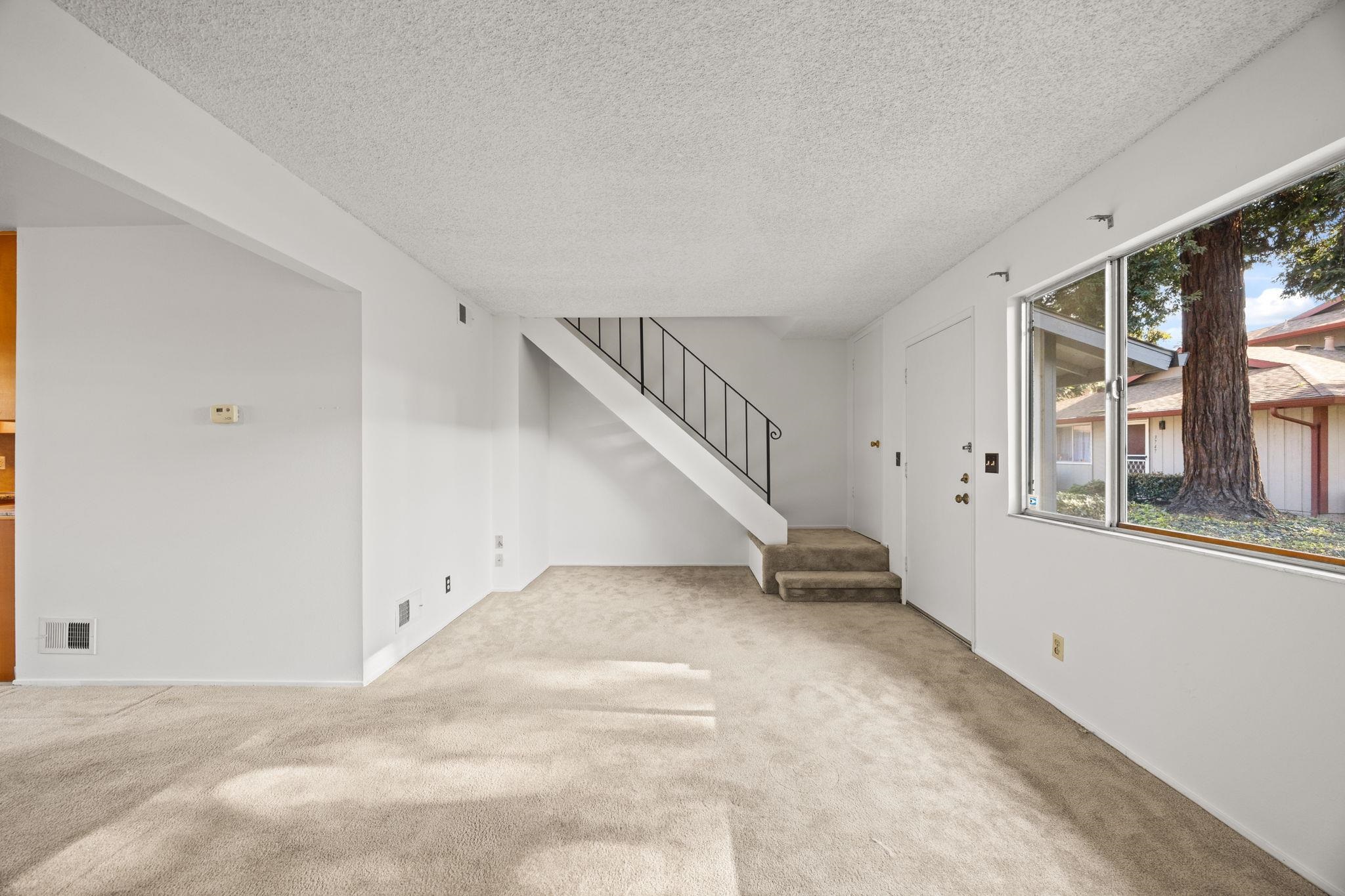 Photo #3: 41122562 Listing: Photo #3