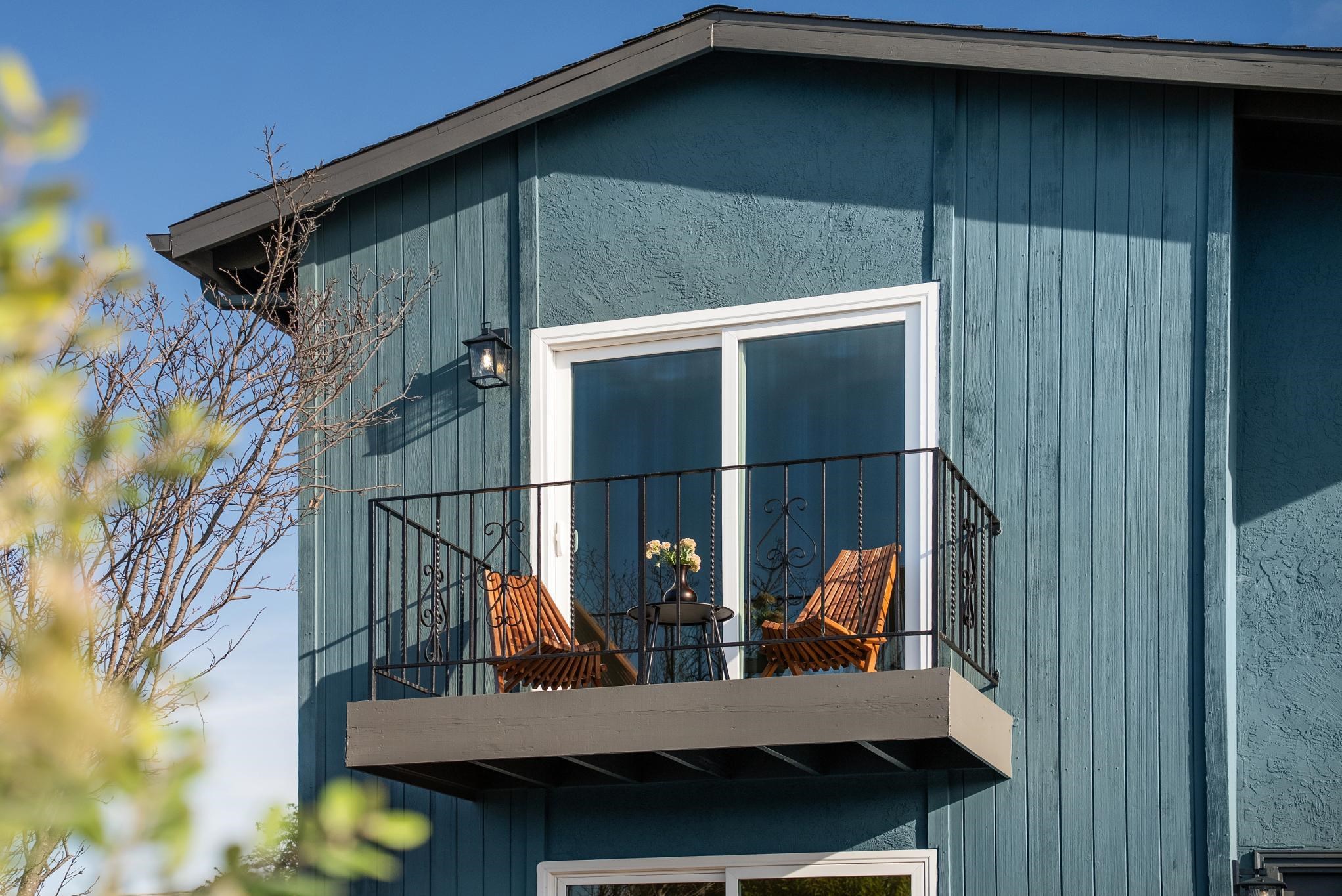 Detail Gallery Image 2 of 58 For 400 Harbor Light Rd, Alameda,  CA 94501 - 4 Beds | 3 Baths