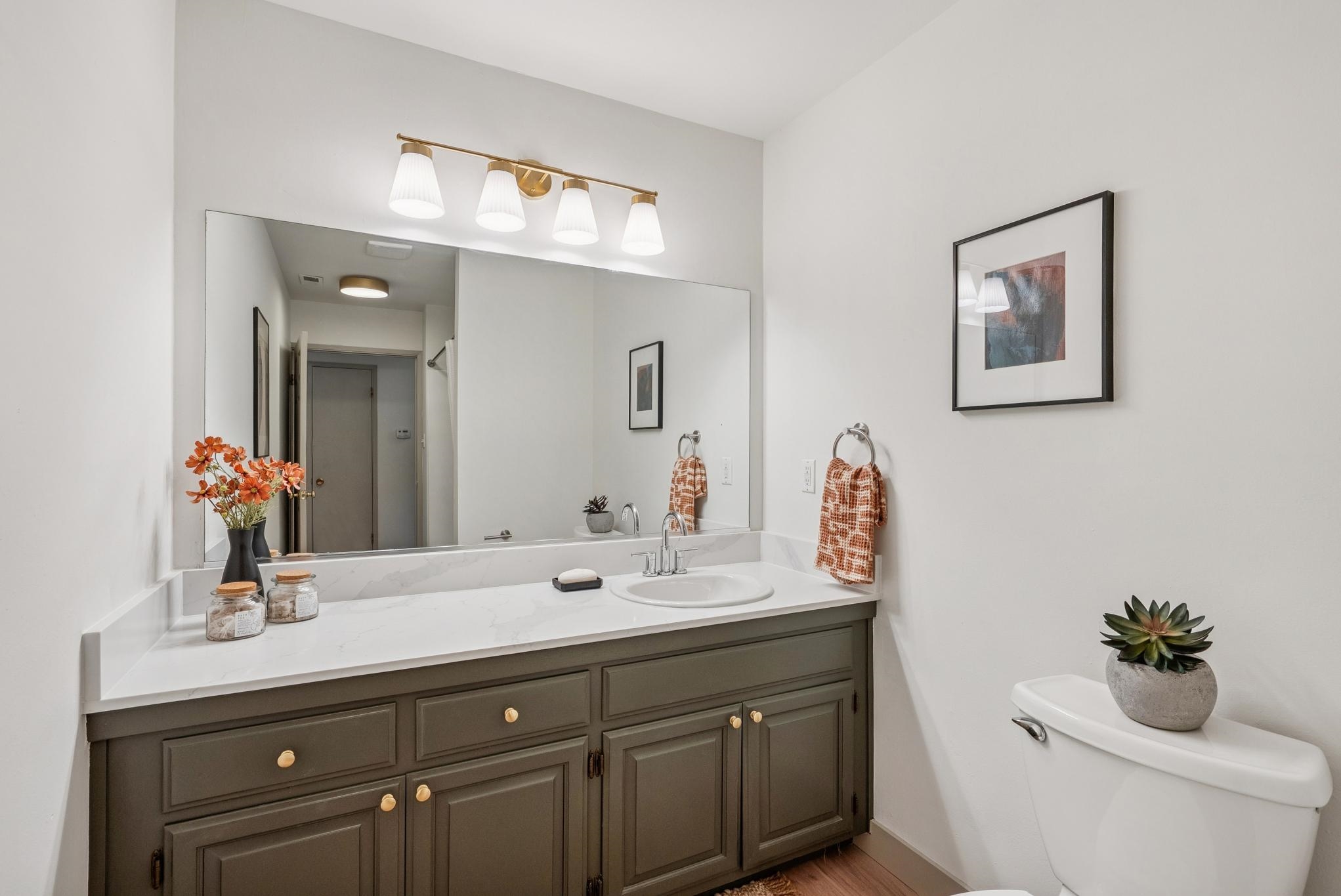 Detail Gallery Image 31 of 58 For 400 Harbor Light Rd, Alameda,  CA 94501 - 4 Beds | 3 Baths