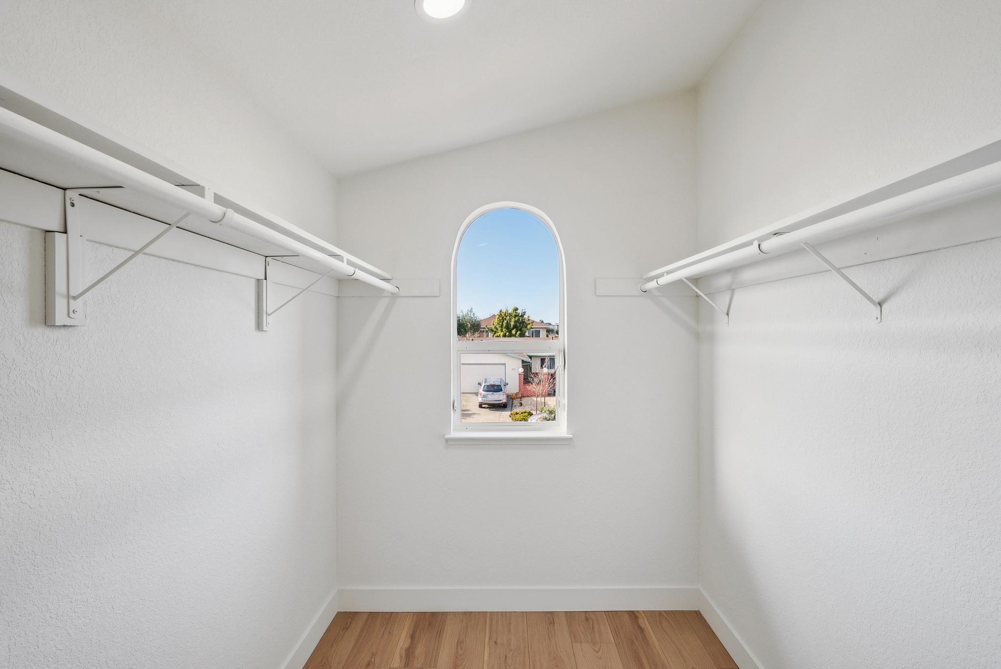 Detail Gallery Image 41 of 58 For 400 Harbor Light Rd, Alameda,  CA 94501 - 4 Beds | 3 Baths