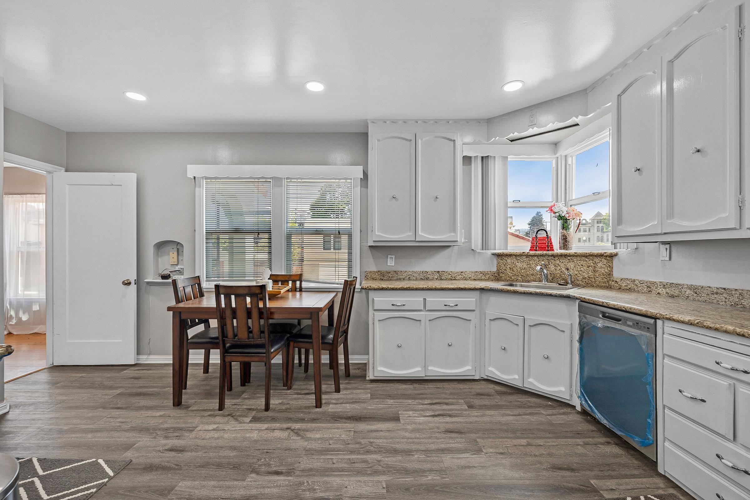 Detail Gallery Image 15 of 27 For 5707 Carberry Ave, Oakland,  CA 94609 - – Beds | – Baths