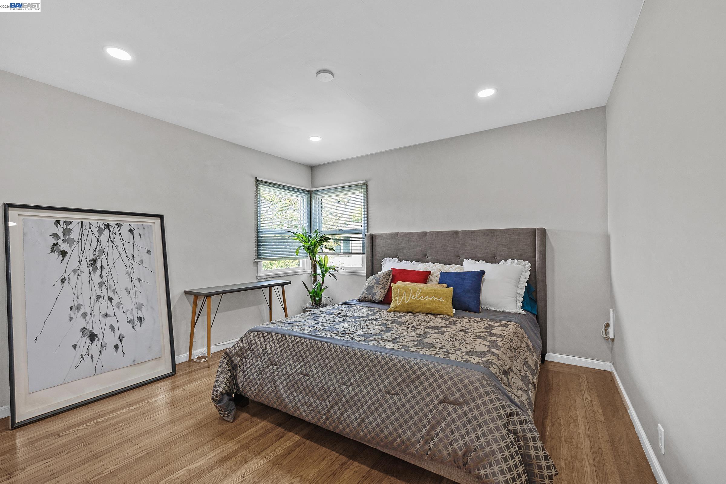 Detail Gallery Image 16 of 27 For 5707 Carberry Ave, Oakland,  CA 94609 - – Beds | – Baths