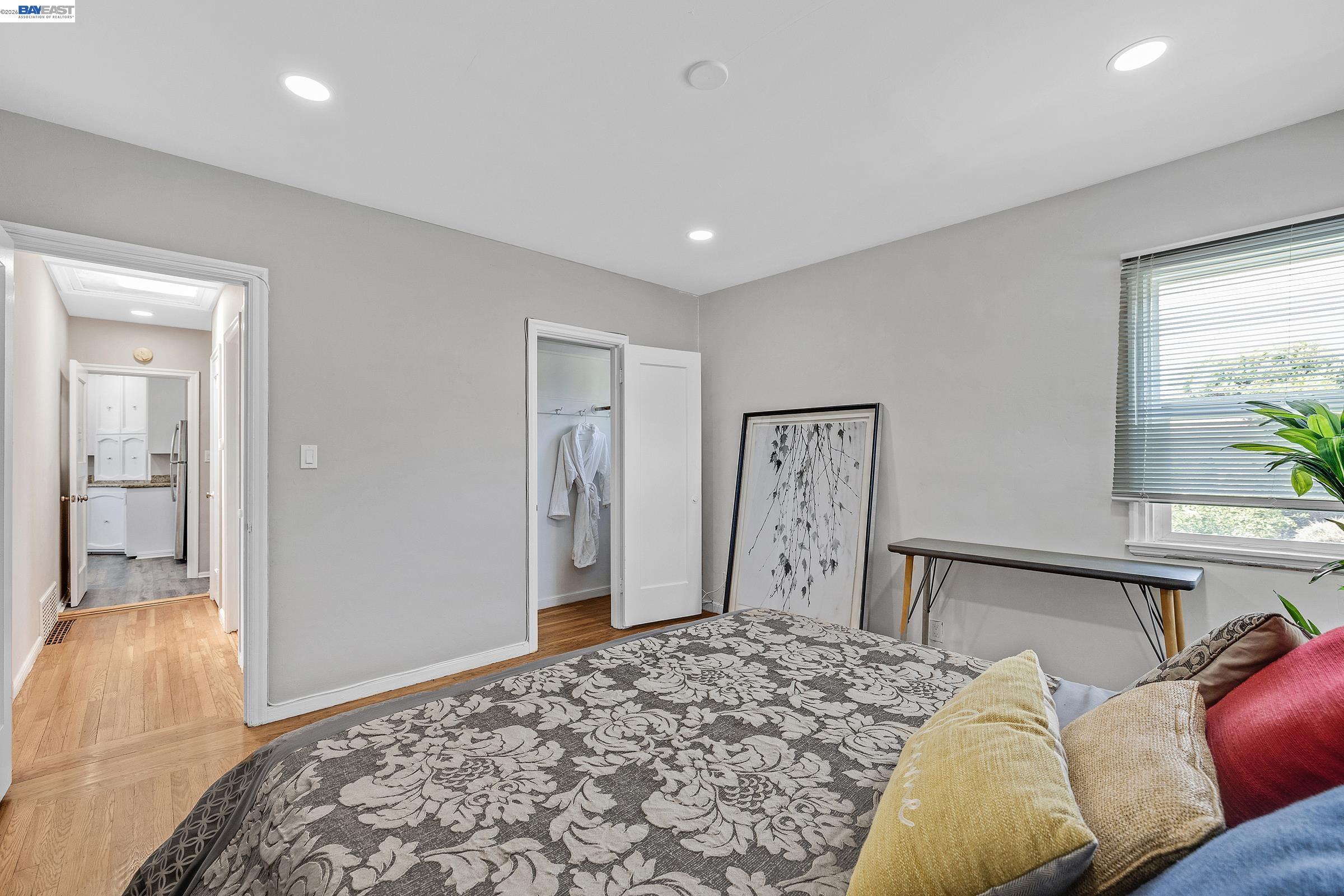 Detail Gallery Image 17 of 27 For 5707 Carberry Ave, Oakland,  CA 94609 - – Beds | – Baths