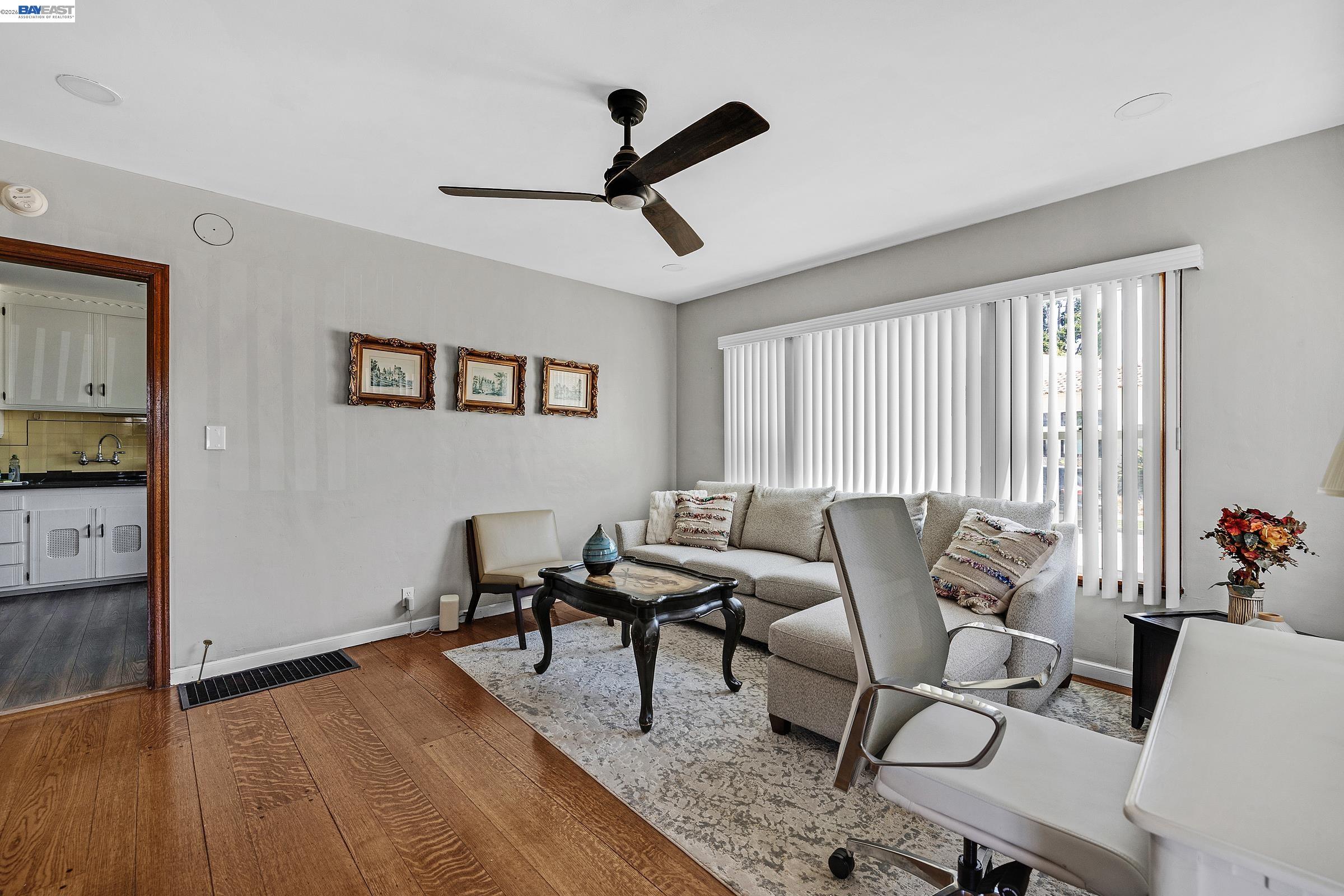 Detail Gallery Image 21 of 27 For 5707 Carberry Ave, Oakland,  CA 94609 - – Beds | – Baths