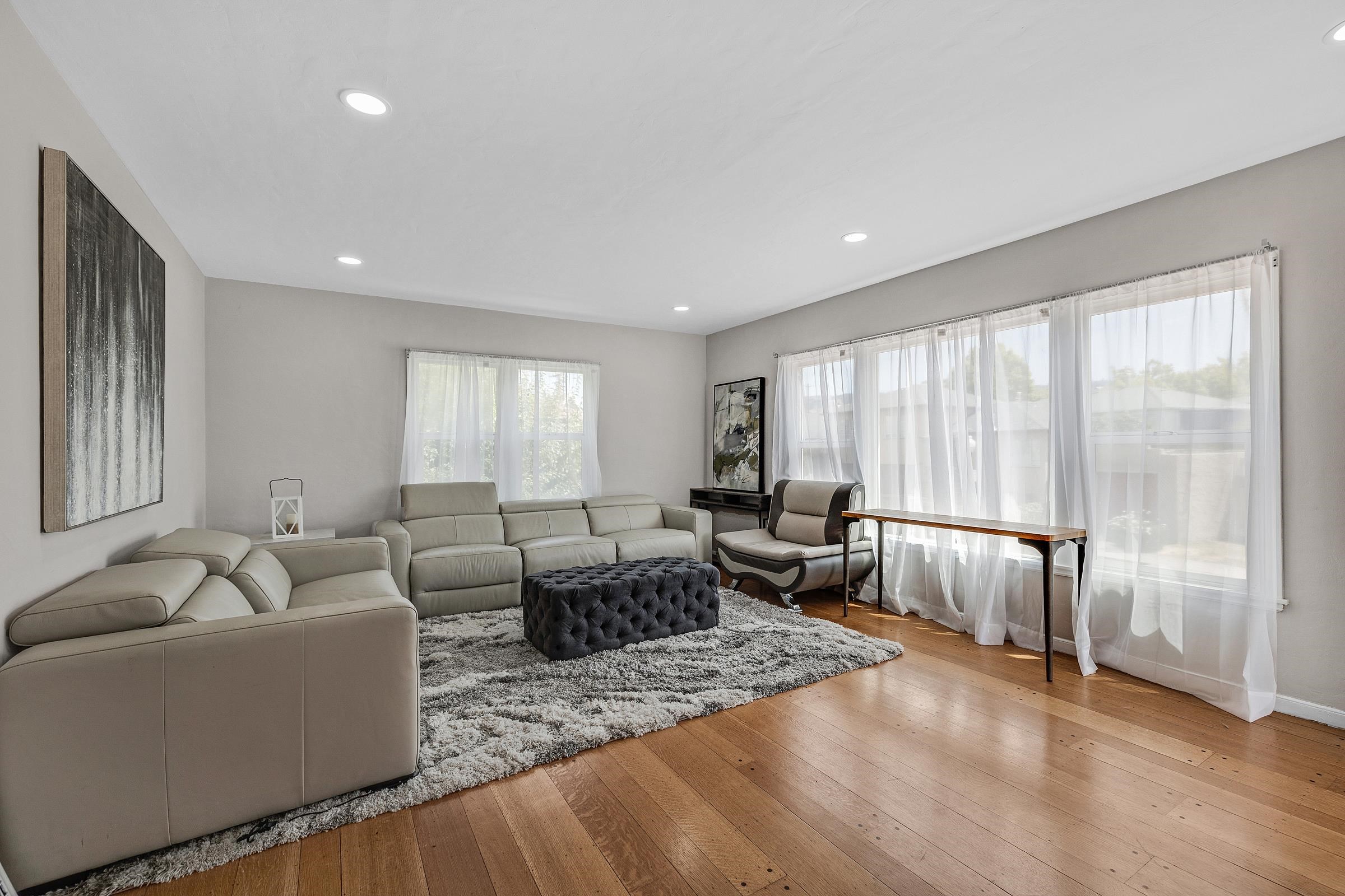 Detail Gallery Image 9 of 27 For 5707 Carberry Ave, Oakland,  CA 94609 - – Beds | – Baths