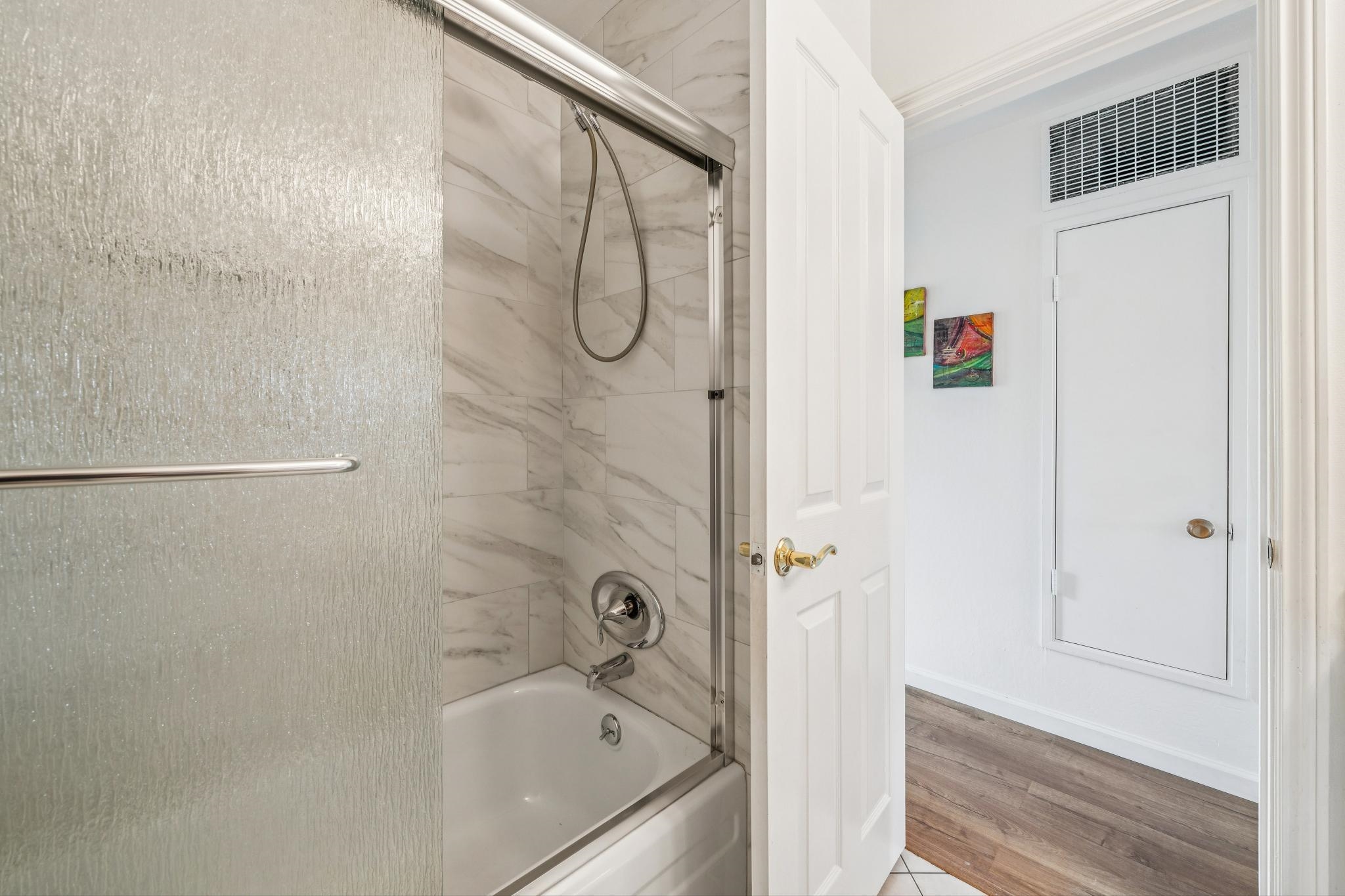 Photo #23: 41122571 Listing: Photo #23