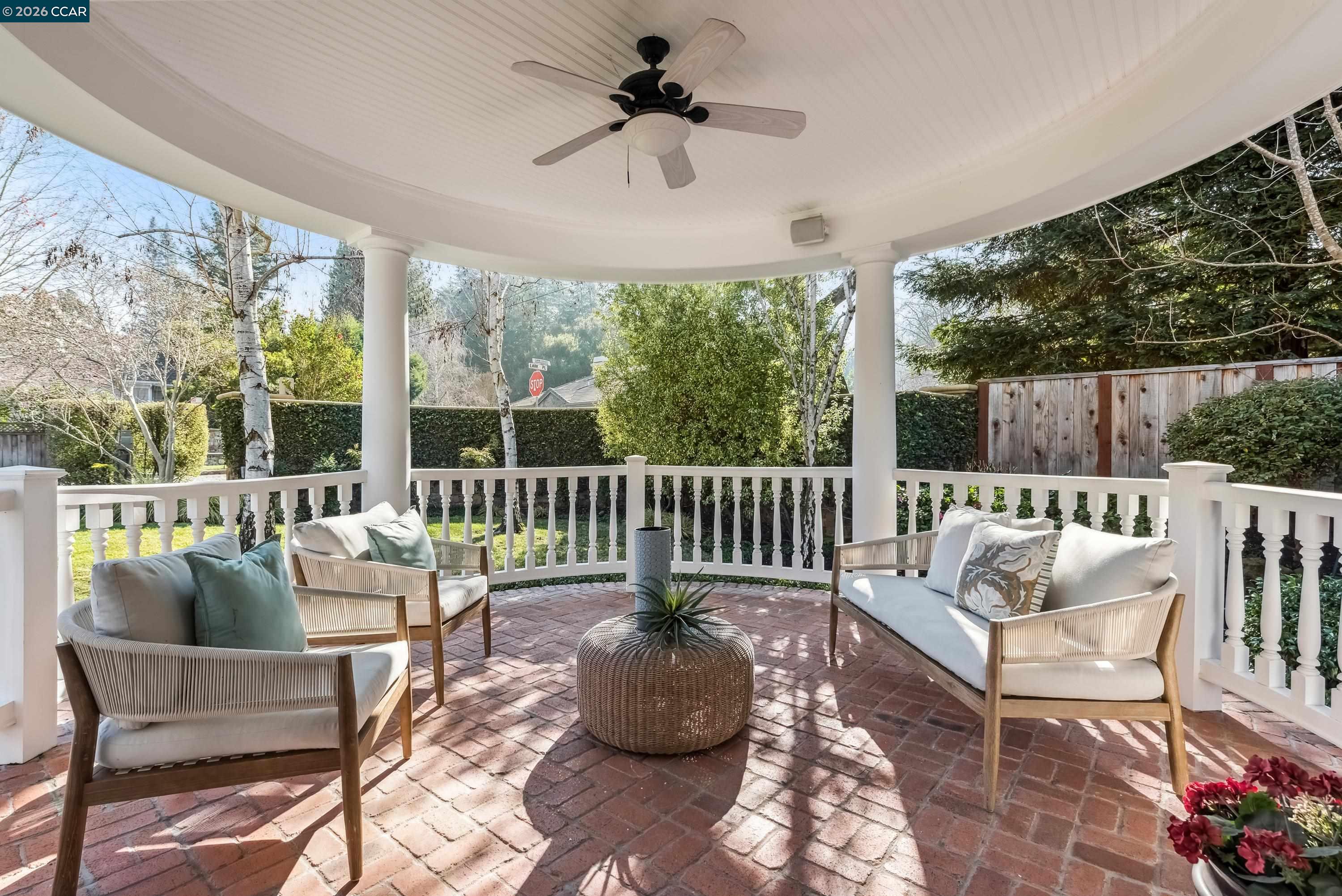 Detail Gallery Image 2 of 60 For 45 Lark Place, Alamo,  CA 94507 - 5 Beds | 5/1 Baths