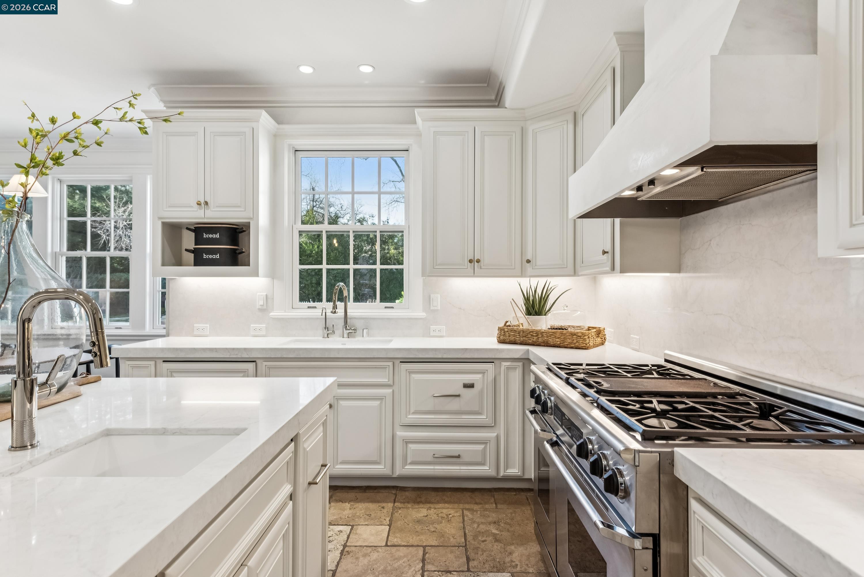 Detail Gallery Image 15 of 60 For 45 Lark Place, Alamo,  CA 94507 - 5 Beds | 5/1 Baths