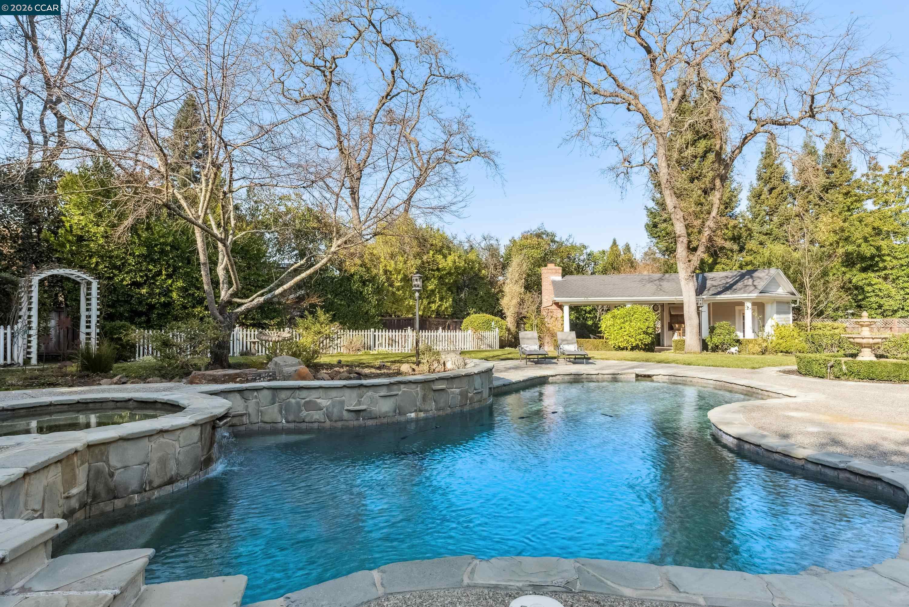 Detail Gallery Image 37 of 60 For 45 Lark Place, Alamo,  CA 94507 - 5 Beds | 5/1 Baths