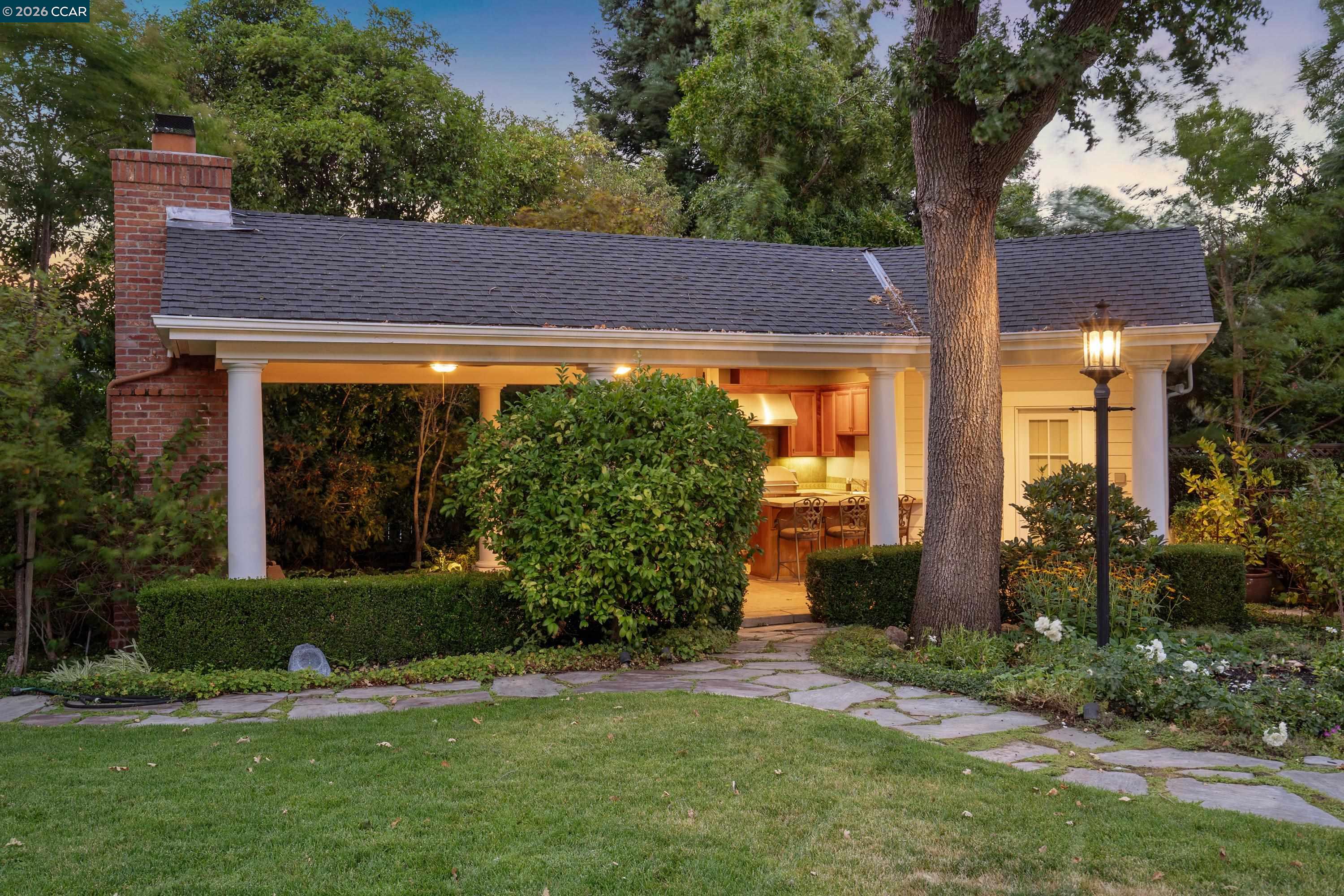 Detail Gallery Image 42 of 60 For 45 Lark Place, Alamo,  CA 94507 - 5 Beds | 5/1 Baths