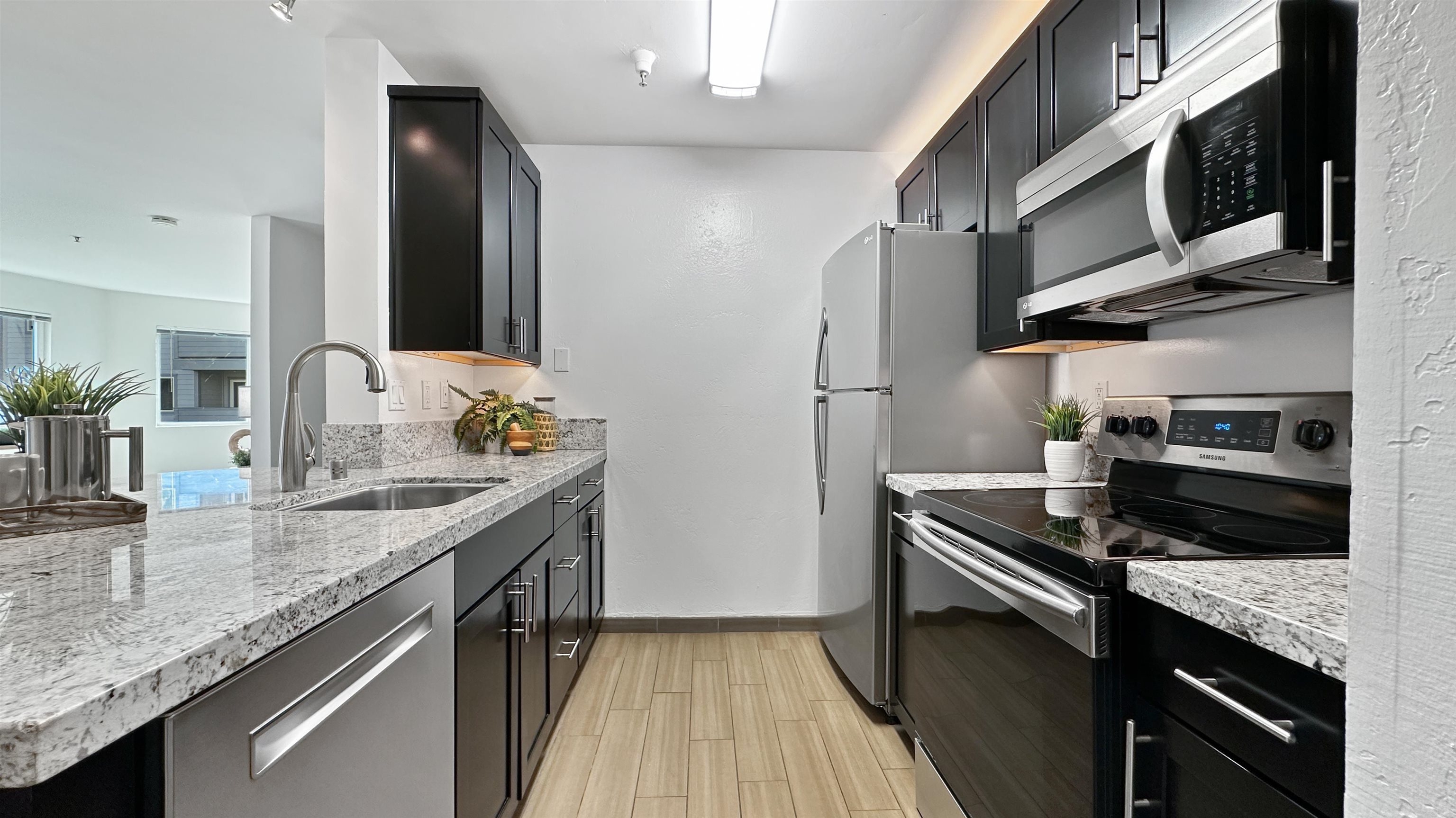 Photo #2: 41122578 Listing: Photo #2