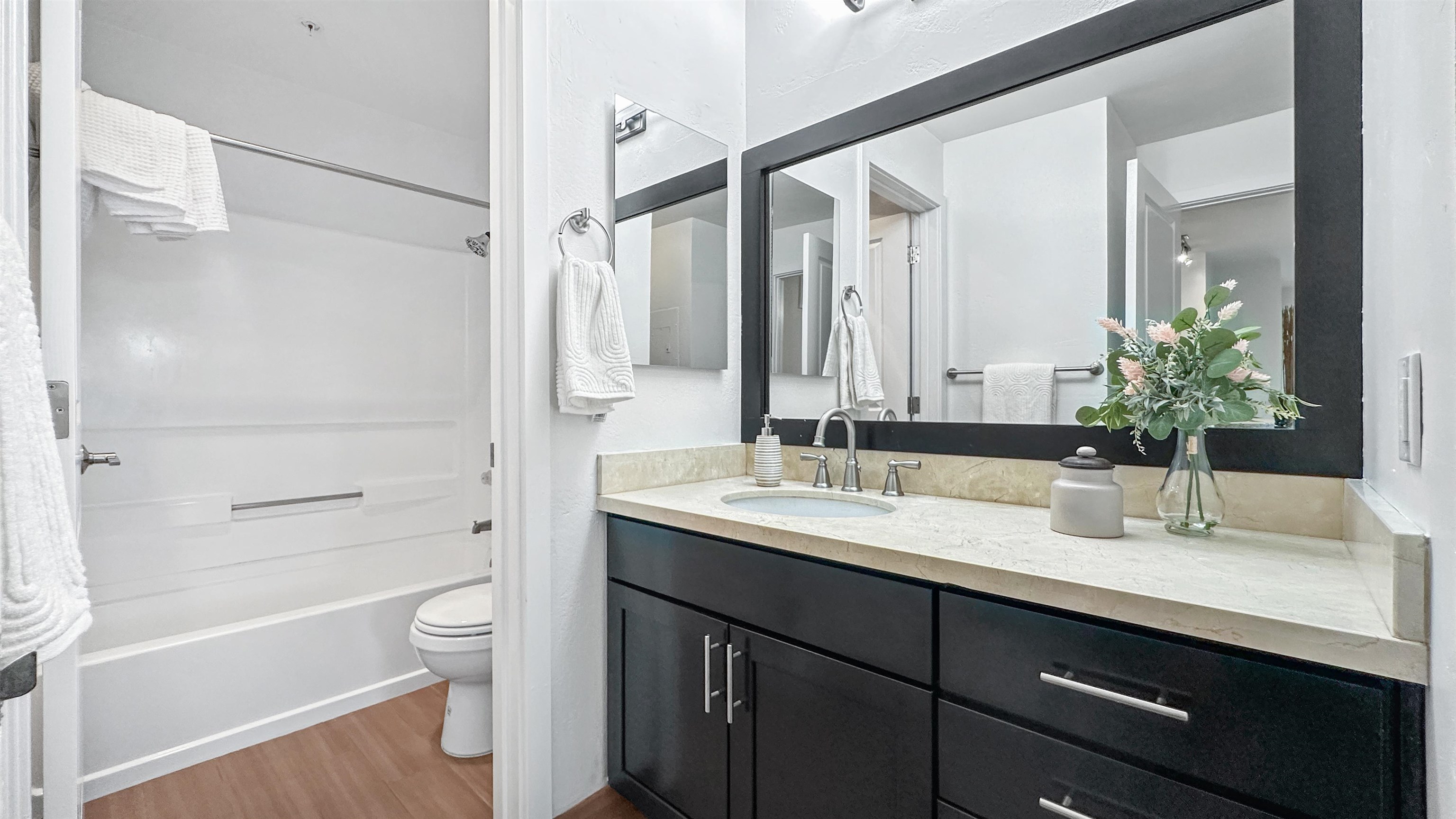 Photo #6: 41122578 Listing: Photo #6