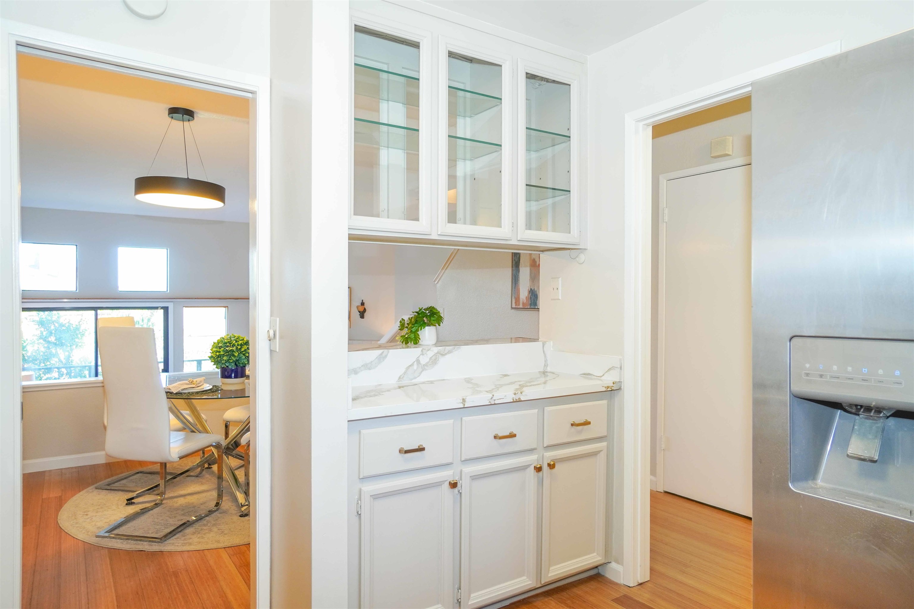 Detail Gallery Image 11 of 49 For 123 Buckelew St, Sausalito,  CA 94965 - 3 Beds | 2/1 Baths