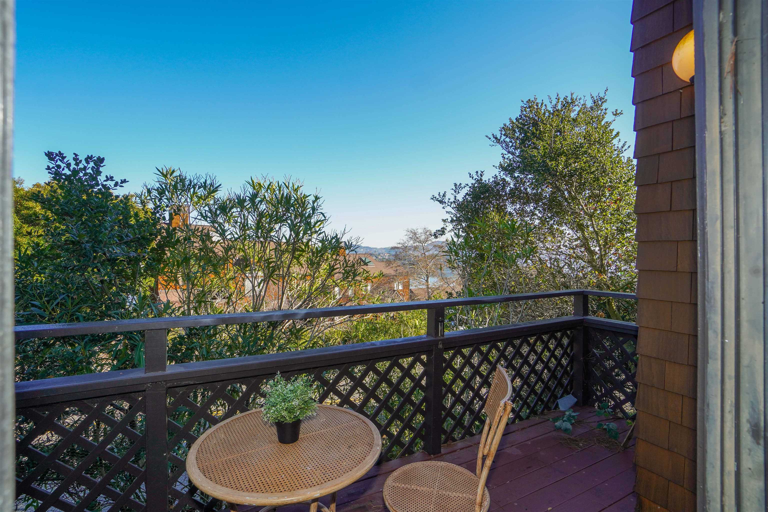 Detail Gallery Image 20 of 49 For 123 Buckelew St, Sausalito,  CA 94965 - 3 Beds | 2/1 Baths
