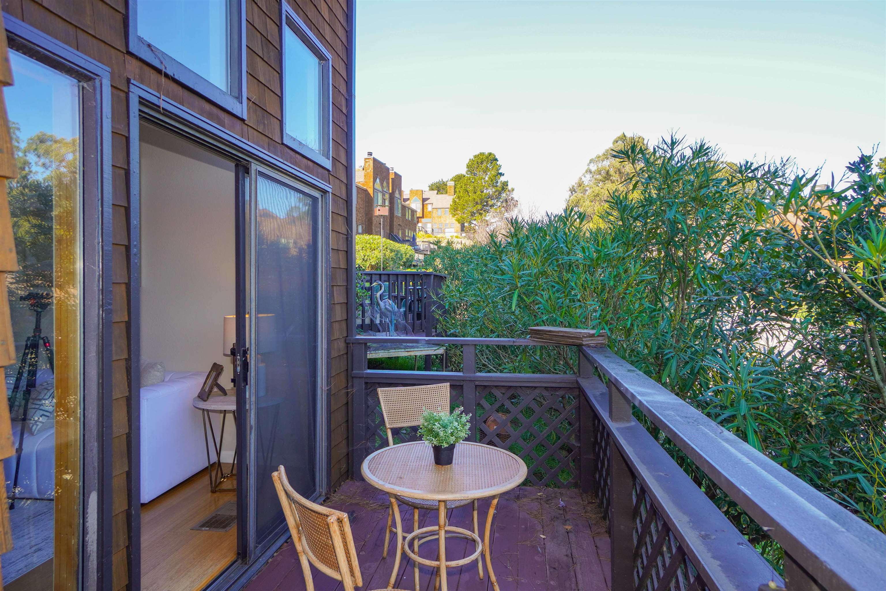 Detail Gallery Image 22 of 49 For 123 Buckelew St, Sausalito,  CA 94965 - 3 Beds | 2/1 Baths