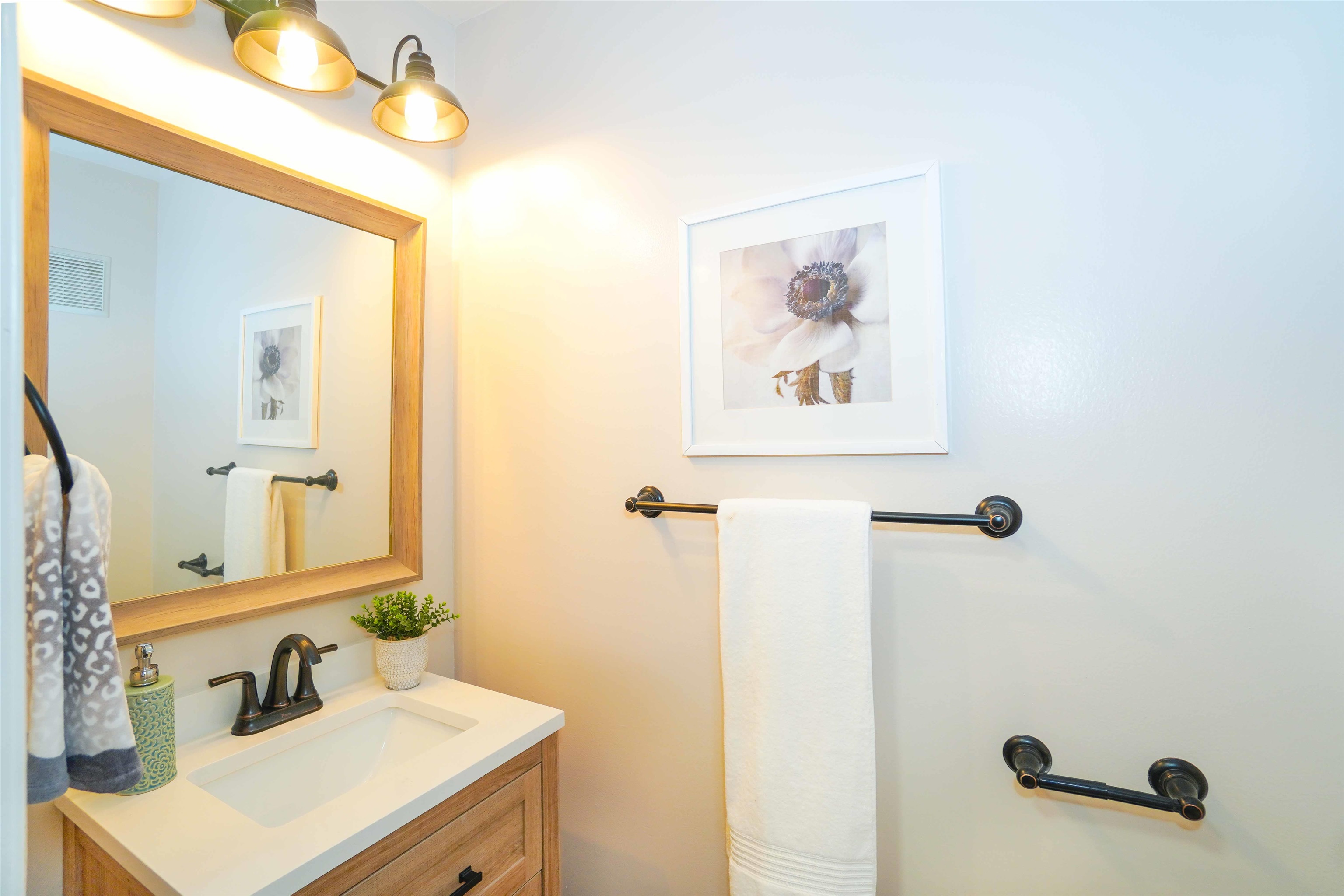 Detail Gallery Image 47 of 49 For 123 Buckelew St, Sausalito,  CA 94965 - 3 Beds | 2/1 Baths