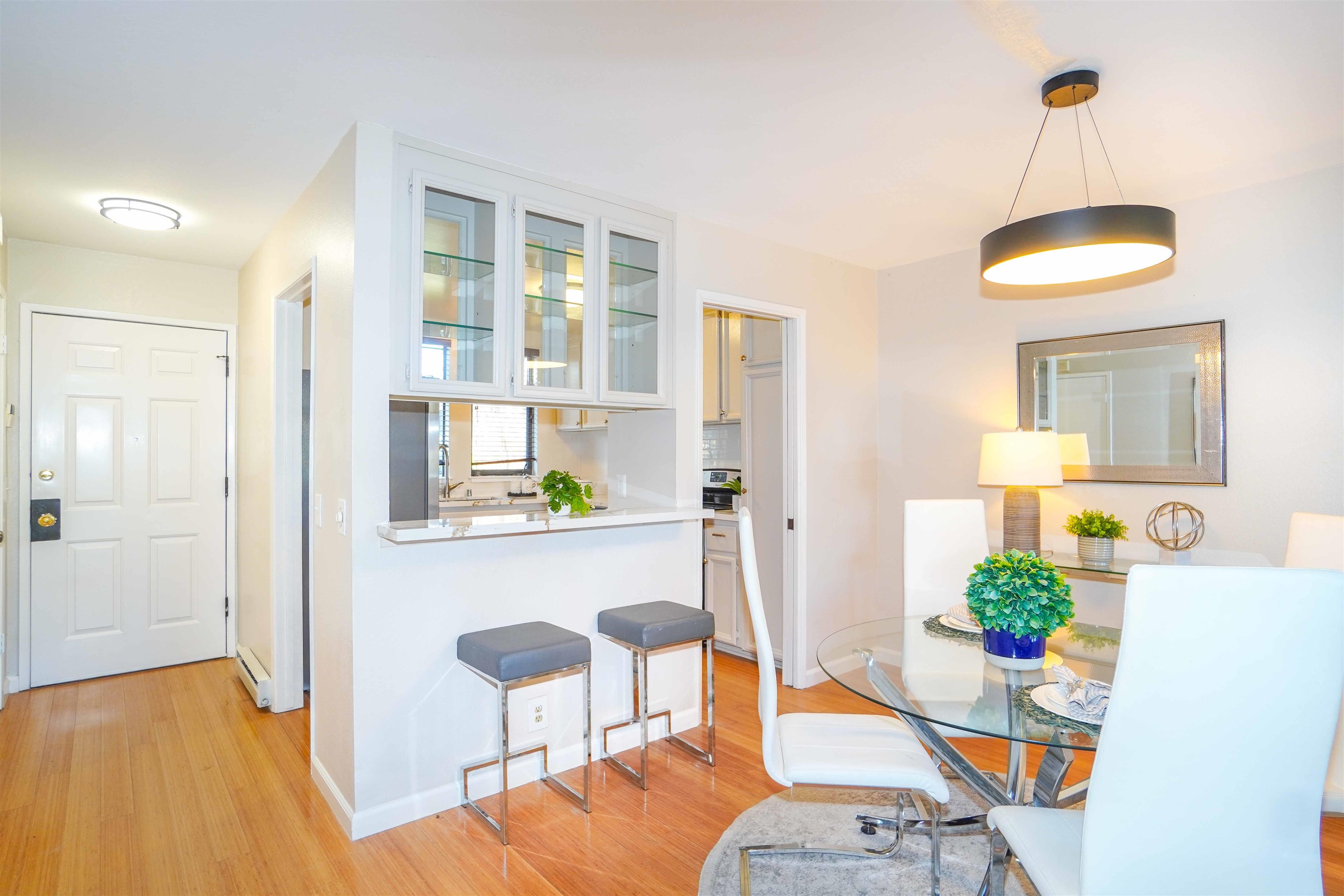 Detail Gallery Image 6 of 49 For 123 Buckelew St, Sausalito,  CA 94965 - 3 Beds | 2/1 Baths