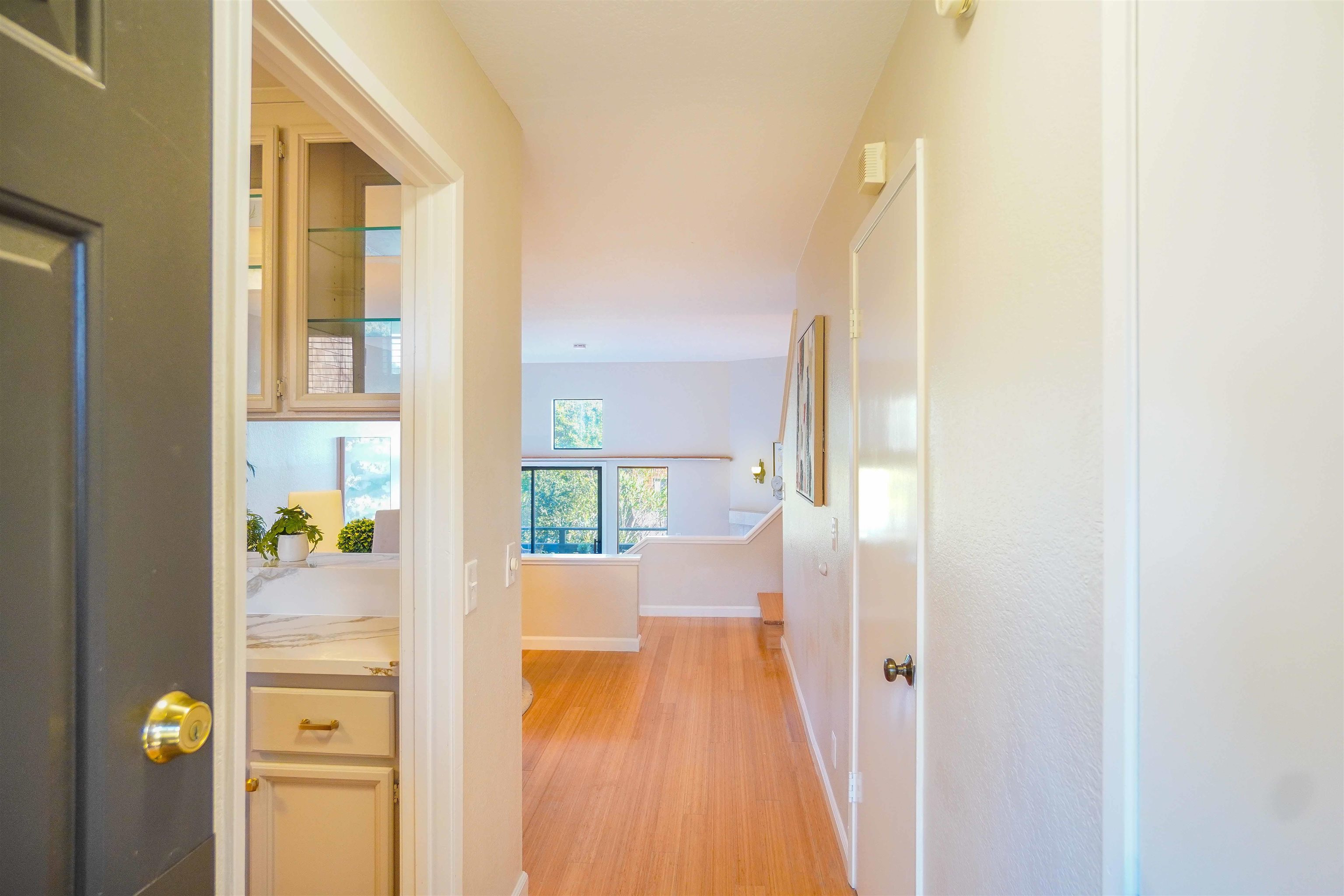 Detail Gallery Image 7 of 49 For 123 Buckelew St, Sausalito,  CA 94965 - 3 Beds | 2/1 Baths