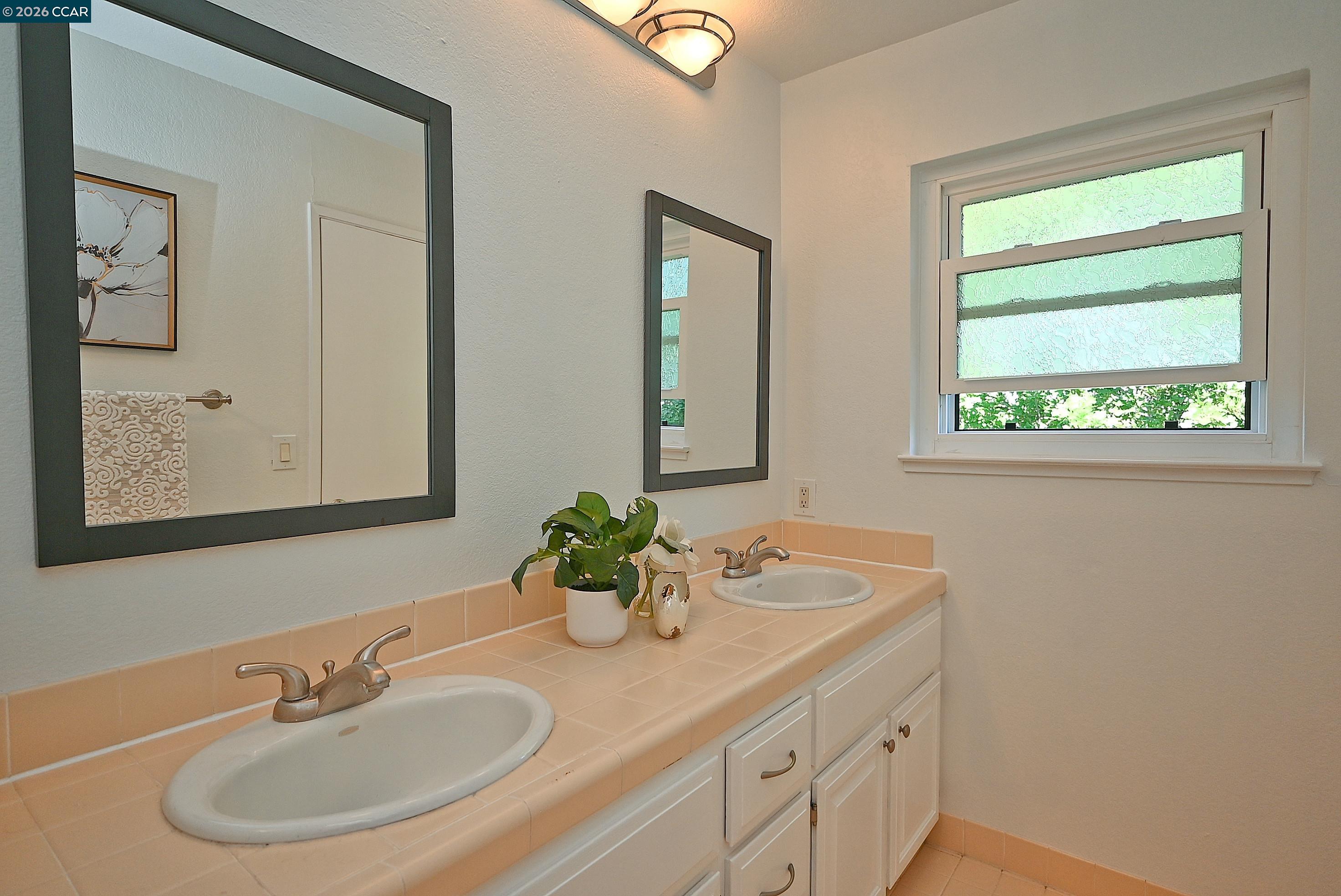 Detail Gallery Image 25 of 40 For 3279 Mt Diablo Court #13,  Lafayette,  CA 94549 - 3 Beds | 3/1 Baths