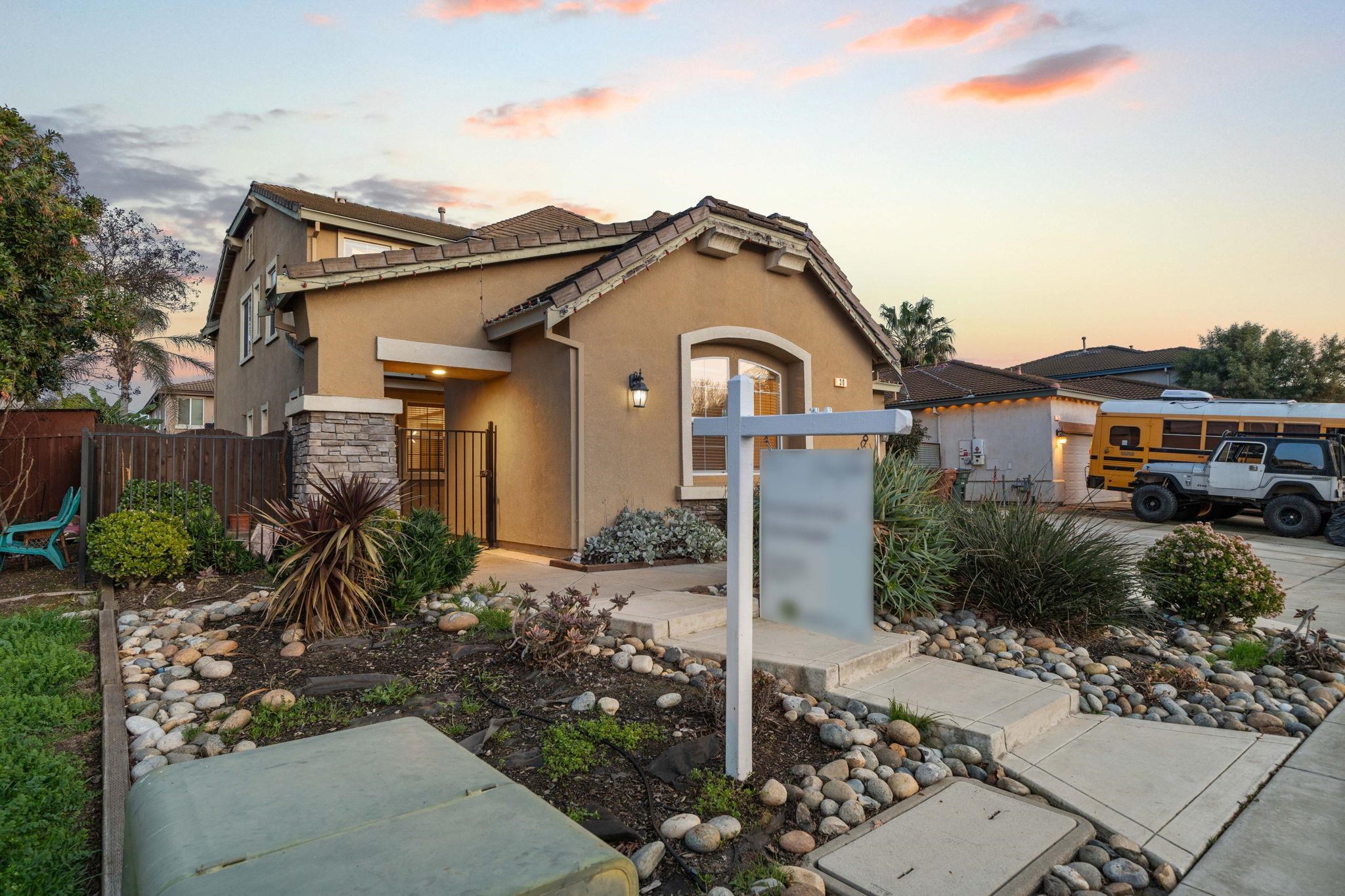 Detail Gallery Image 2 of 40 For 30 Renoir Ct, Oakley,  CA 94561 - 5 Beds | 3 Baths