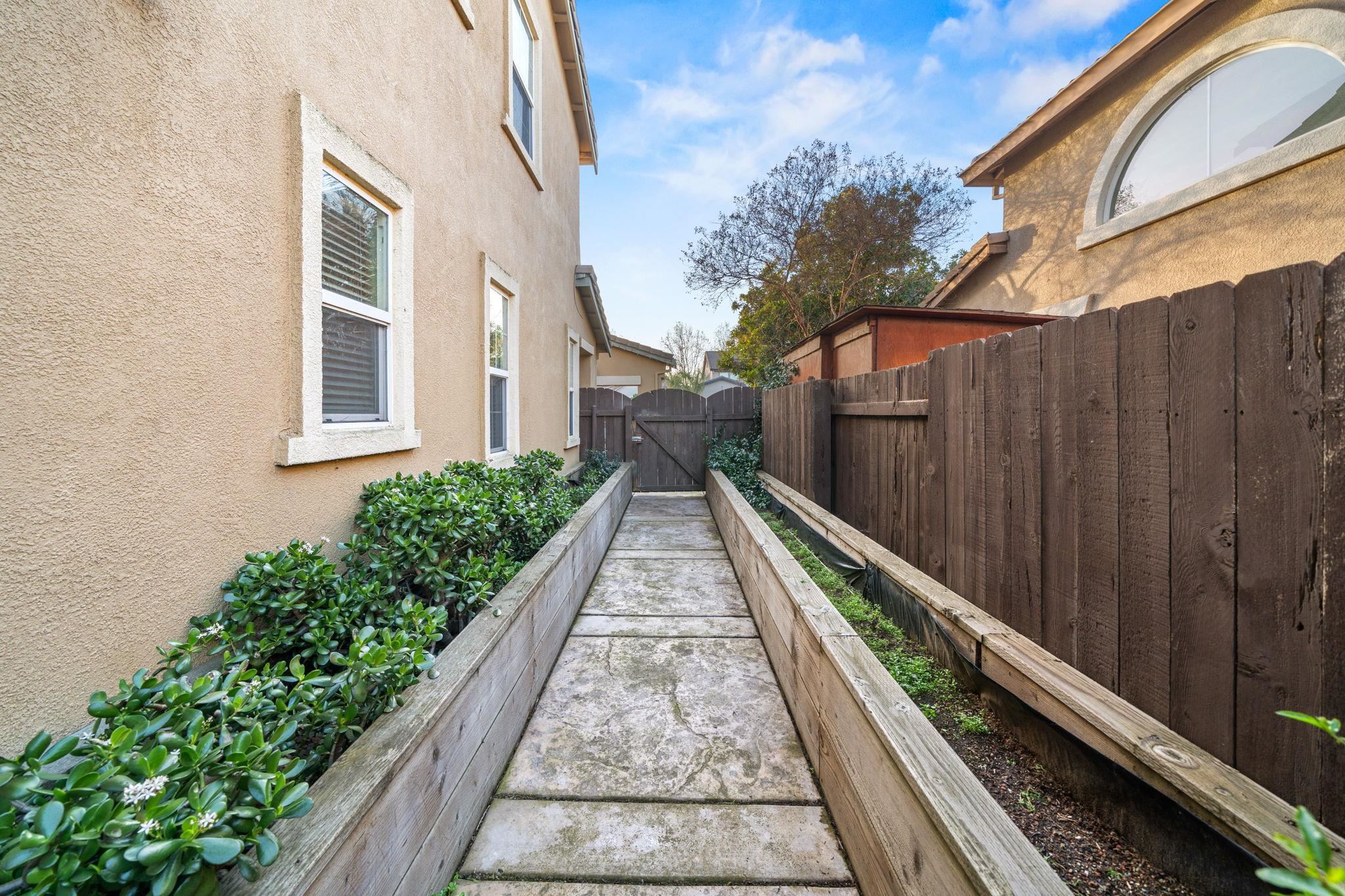 Detail Gallery Image 36 of 40 For 30 Renoir Ct, Oakley,  CA 94561 - 5 Beds | 3 Baths