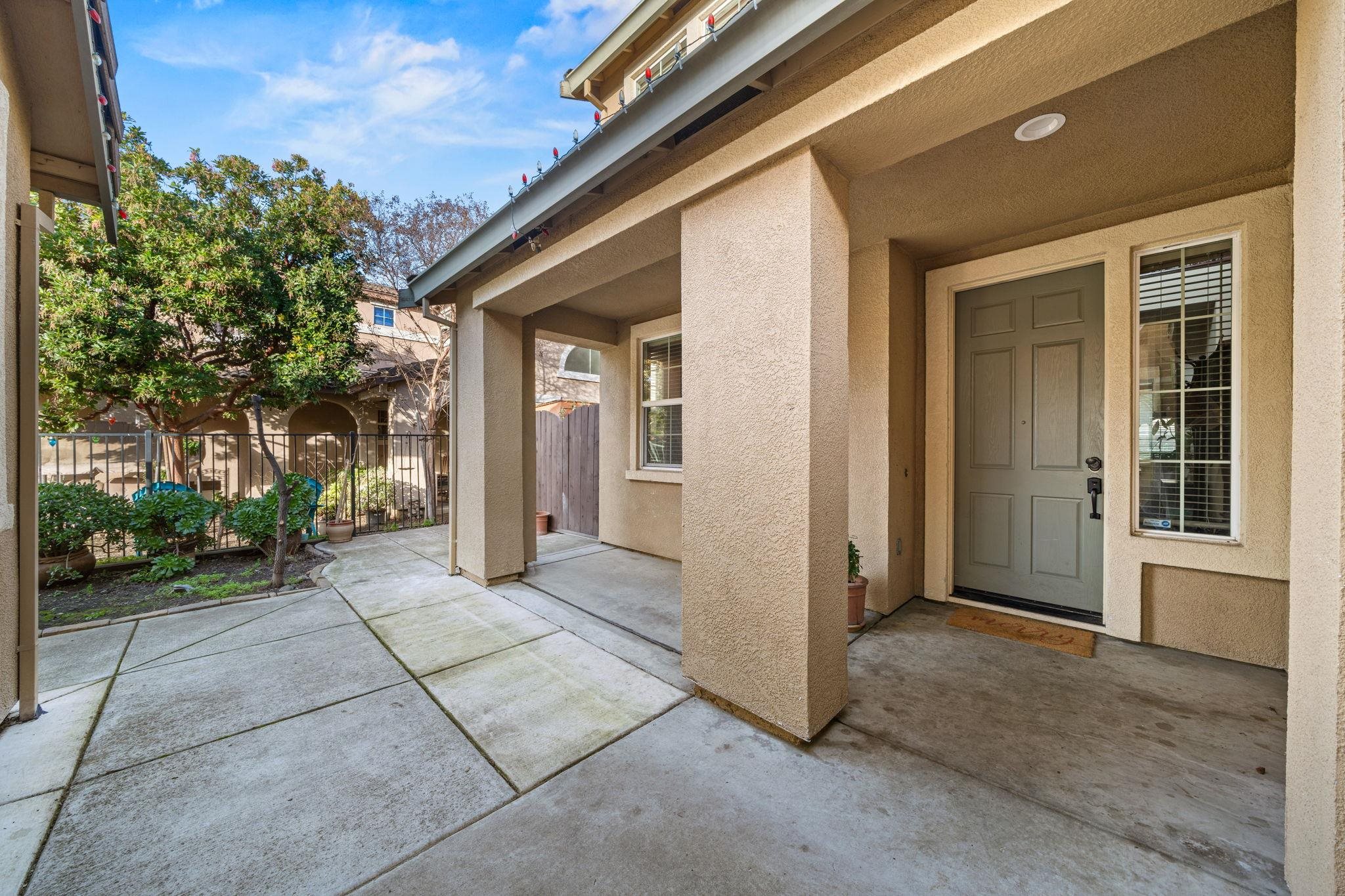 Detail Gallery Image 5 of 40 For 30 Renoir Ct, Oakley,  CA 94561 - 5 Beds | 3 Baths