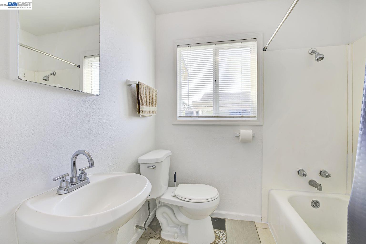 Detail Gallery Image 13 of 29 For 730 W Sunset Blvd, Hayward,  CA 94541 - – Beds | – Baths