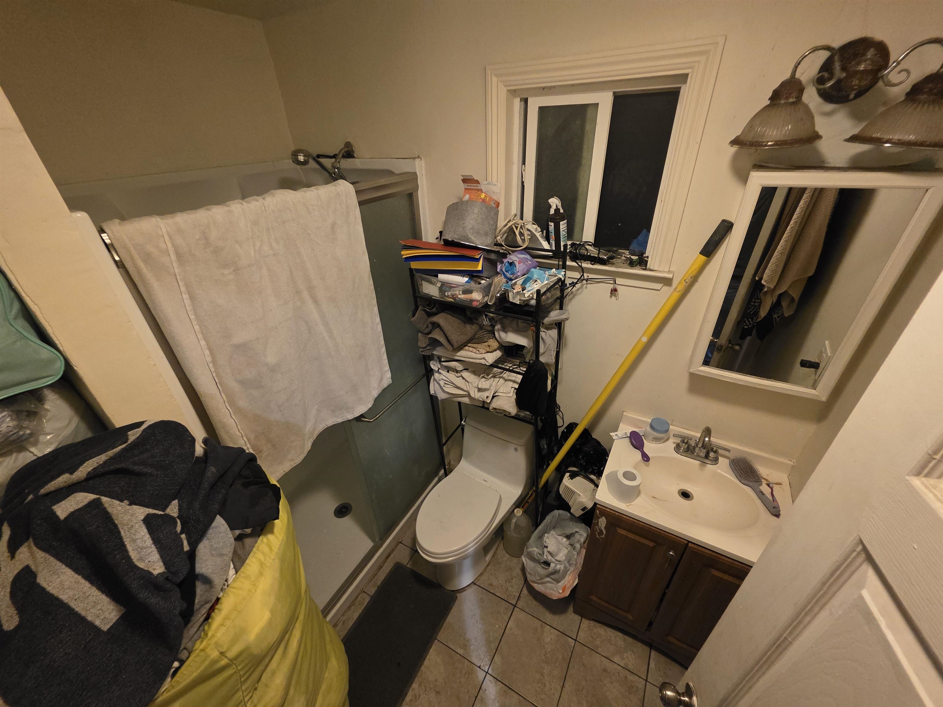 Detail Gallery Image 9 of 18 For 1823 Church St, Oakland,  CA 94621 - 2 Beds | 2 Baths