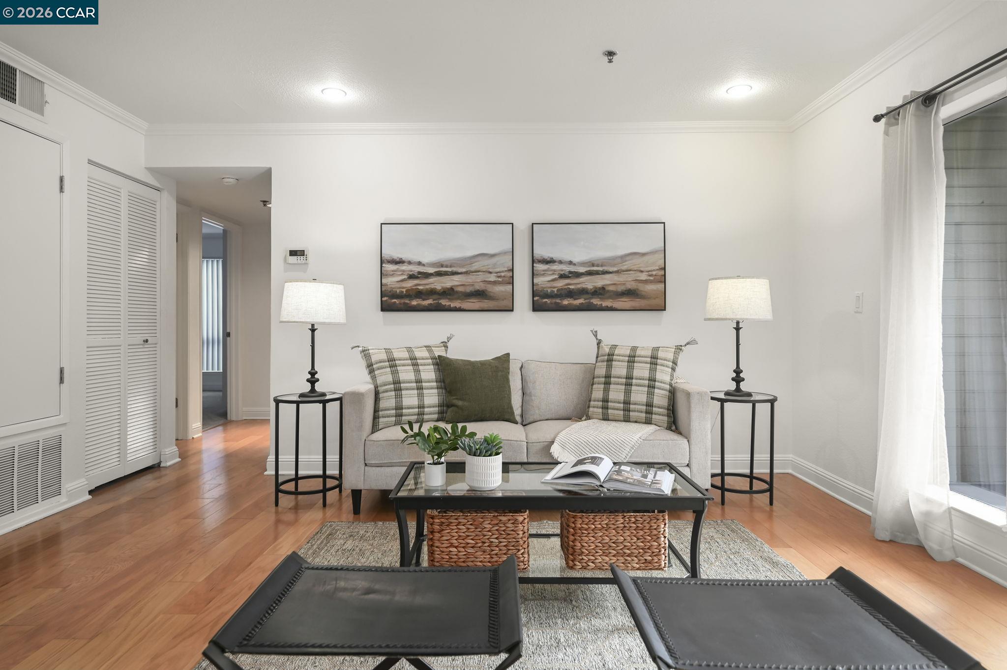 Photo #3: 41122590 Listing: Photo #3