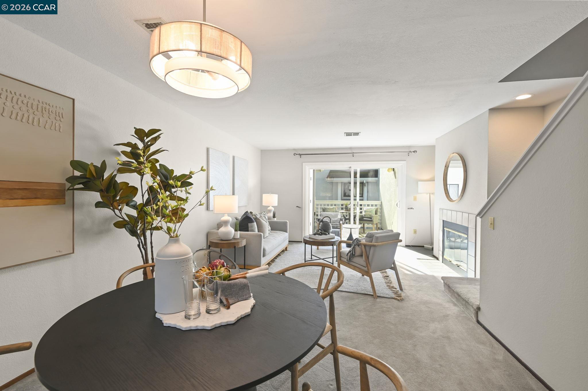 Photo #2: 41122592 Listing: Photo #2