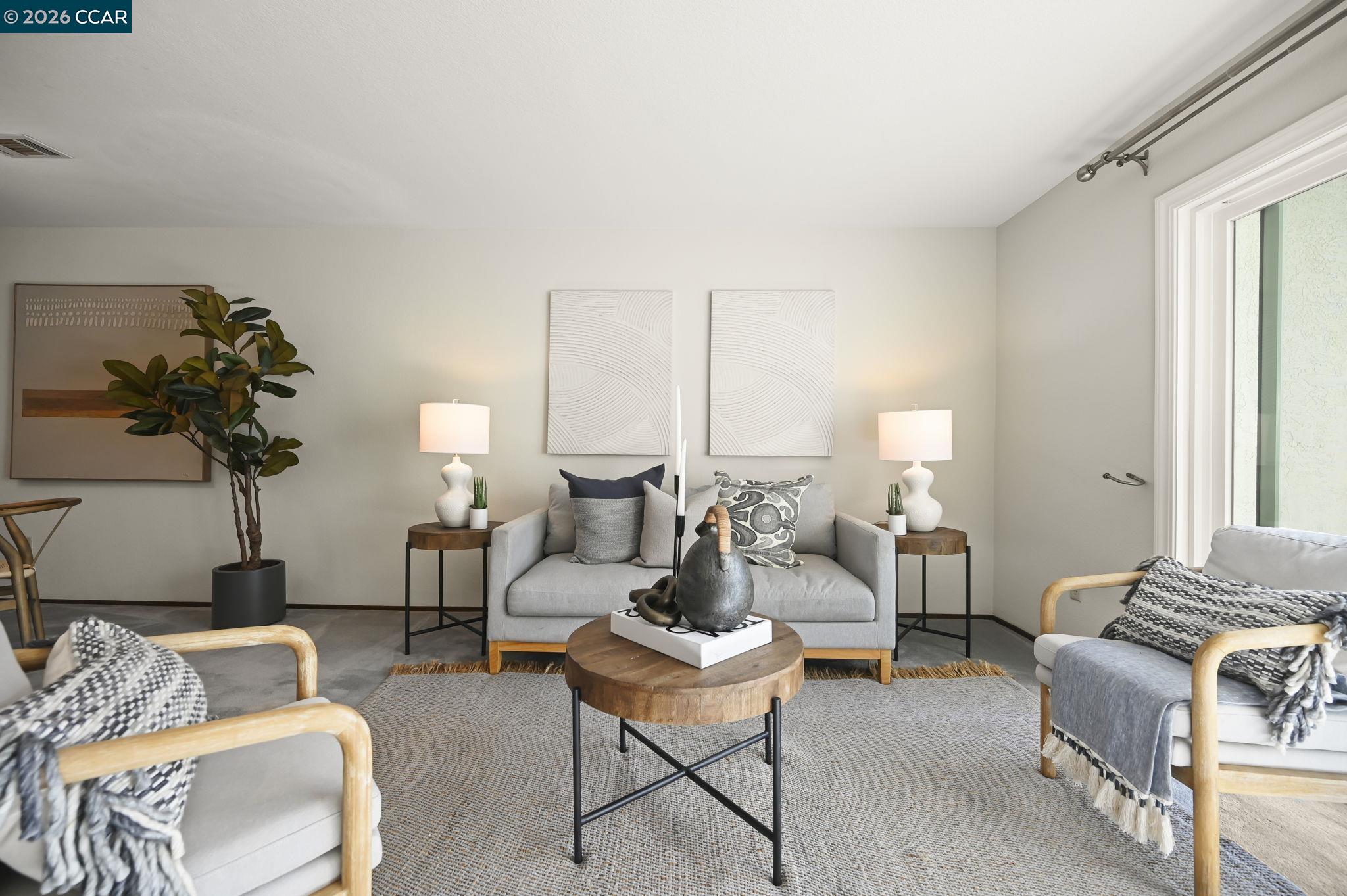 Photo #4: 41122592 Listing: Photo #4