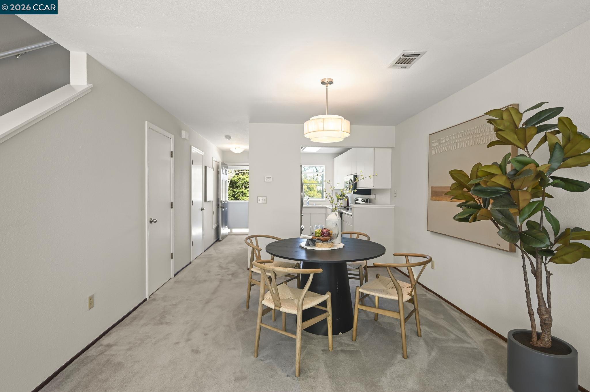 Photo #6: 41122592 Listing: Photo #6